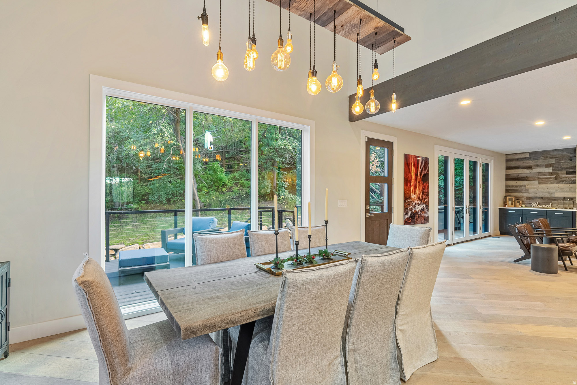 ECKER HILL - Residential