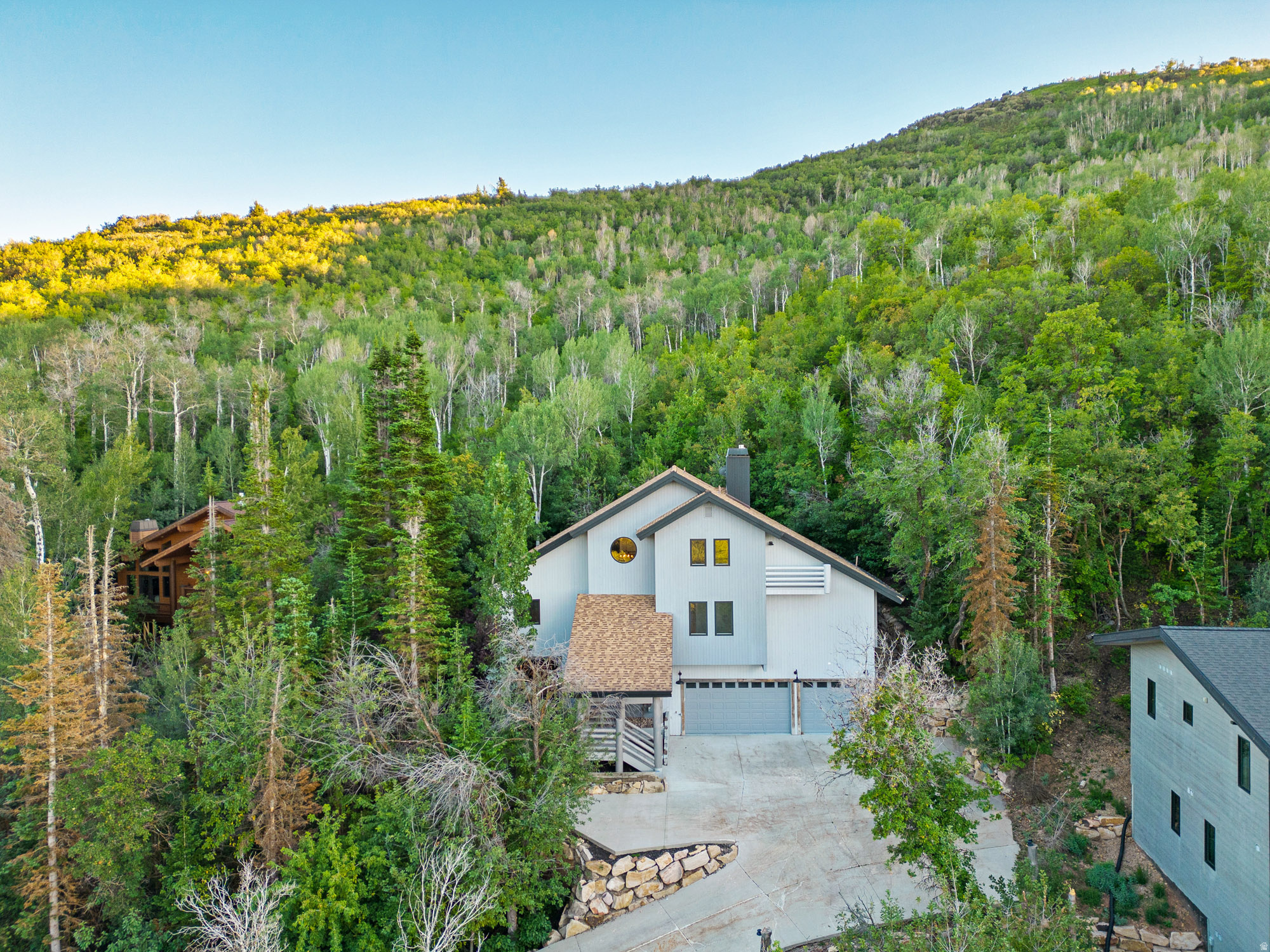 ECKER HILL - Residential