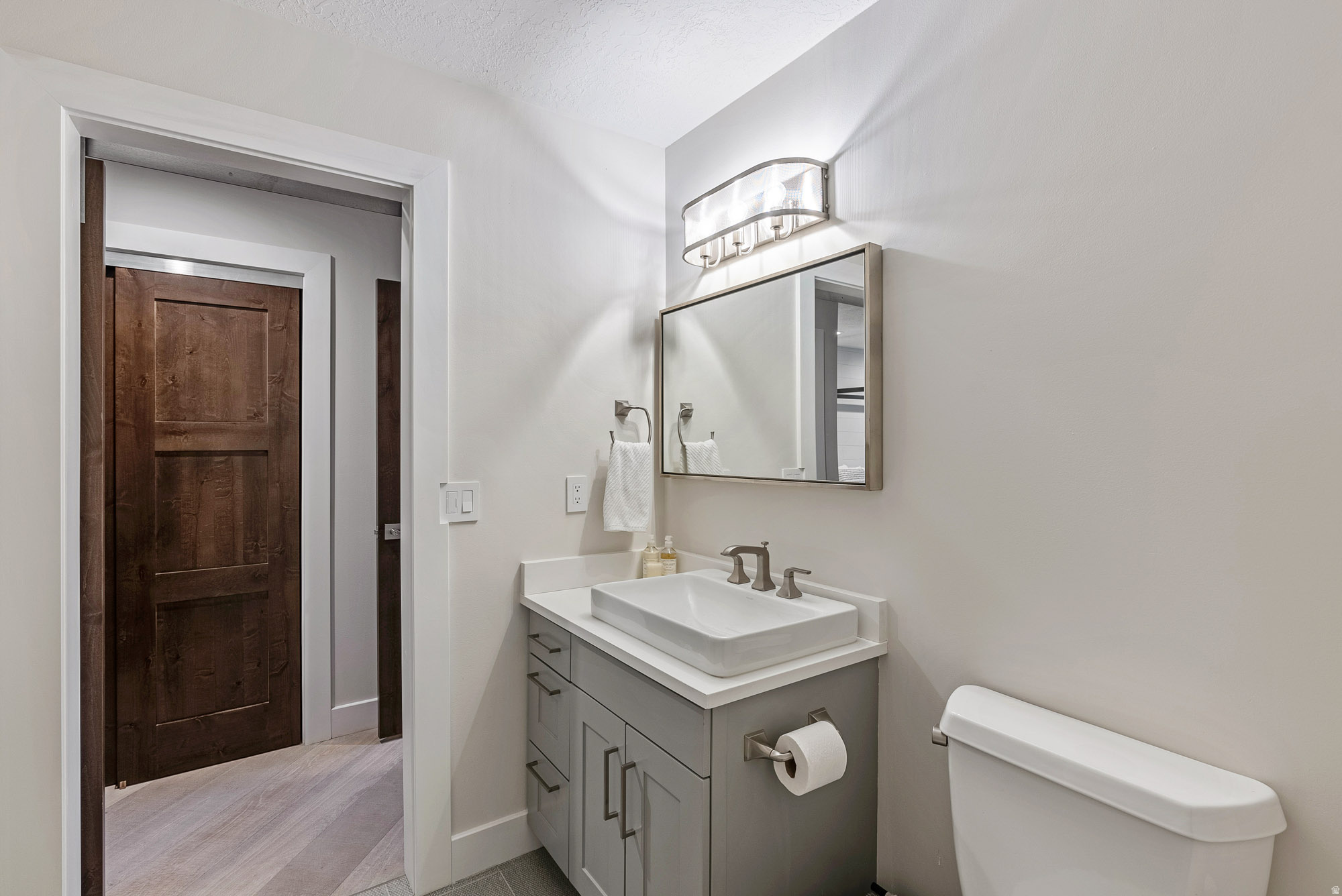 ECKER HILL - Residential