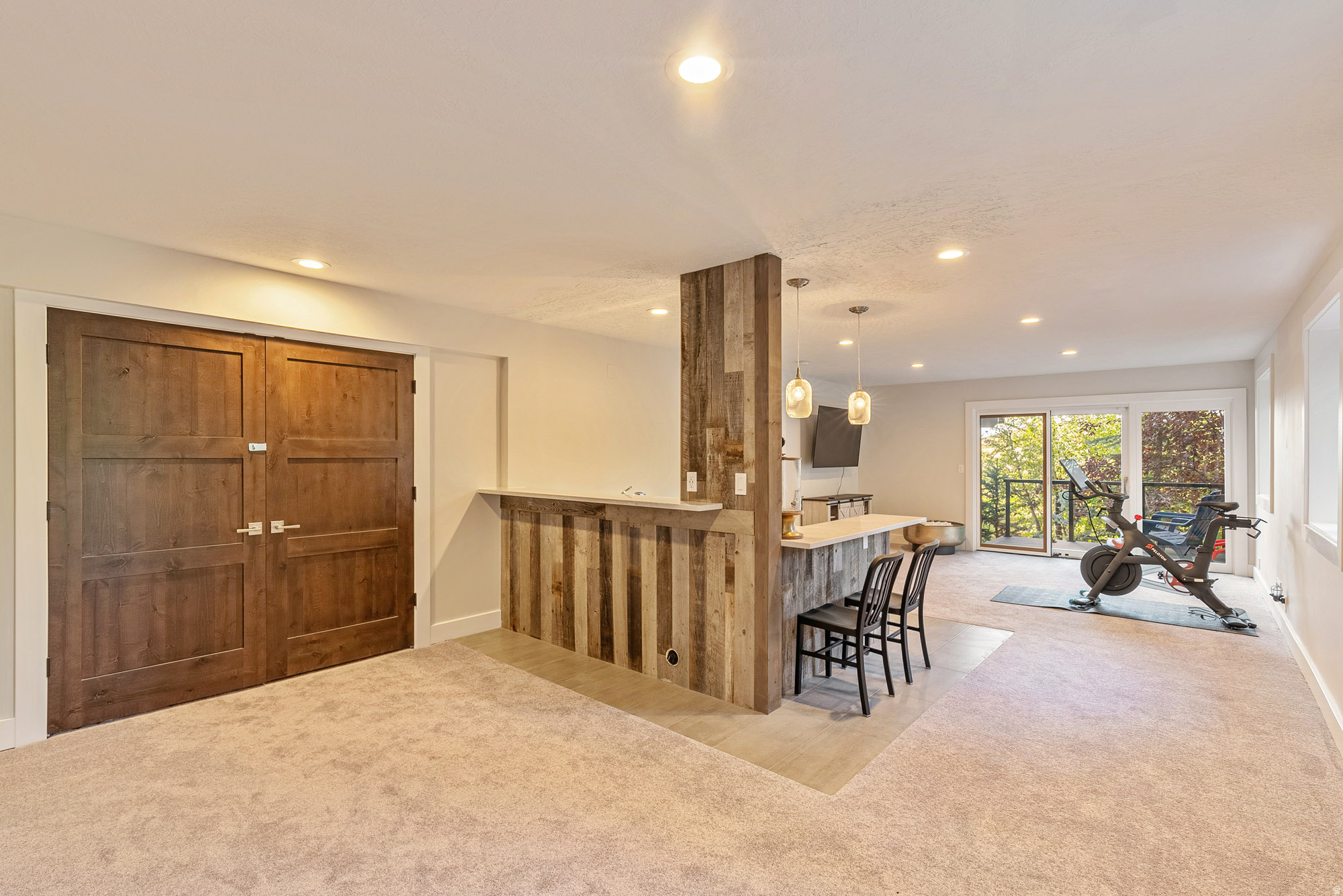 ECKER HILL - Residential