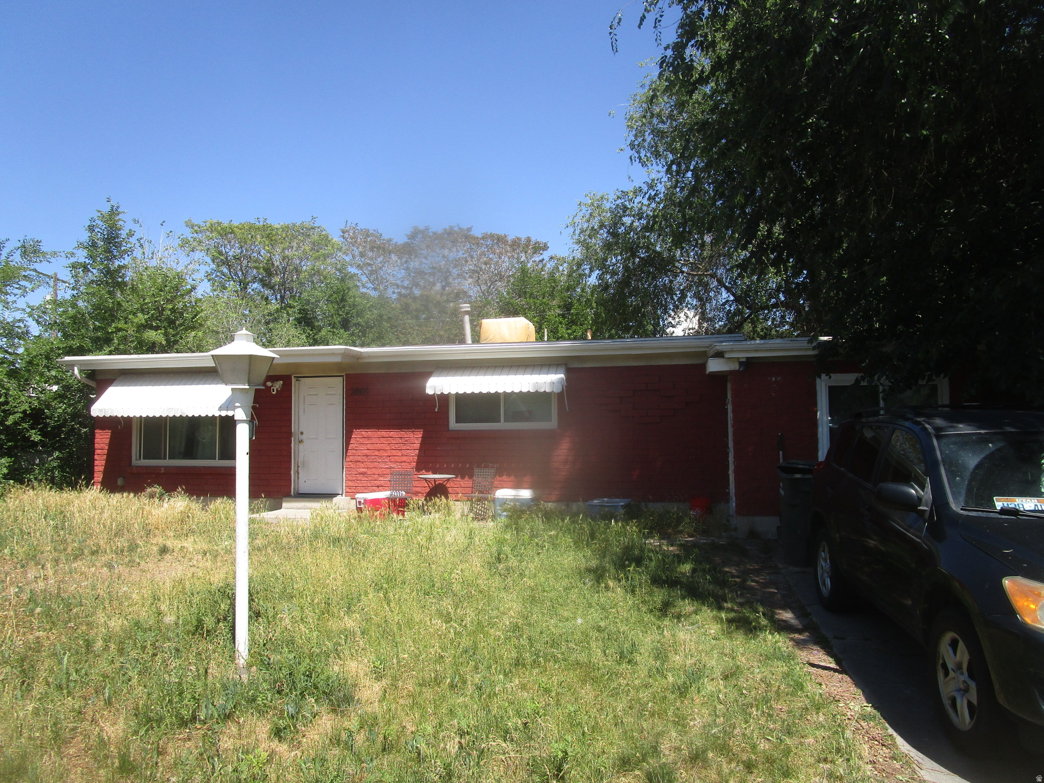Single-level living on a quiet street. Great starter home in a quiet neighborhood. Home is being sold as-is.