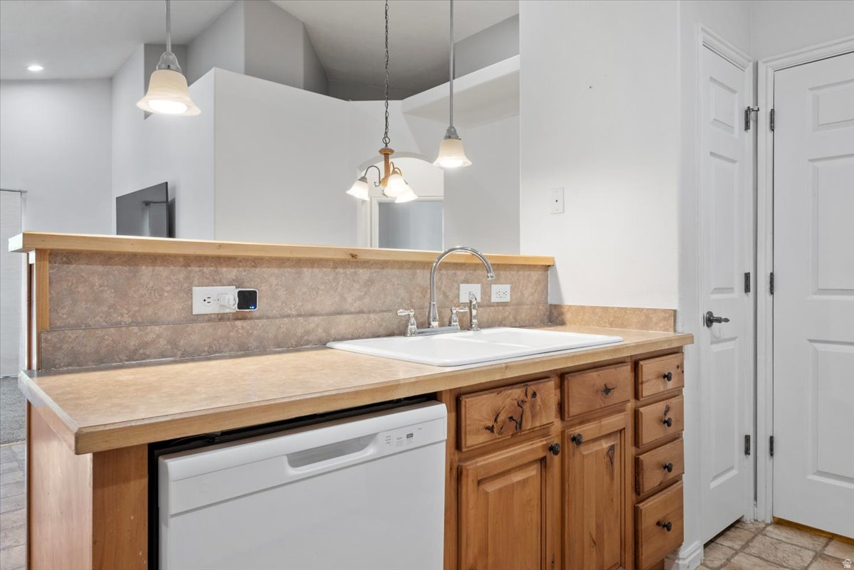 PEMBERLEY @ ROBINSONS GROVE CONDO - Residential