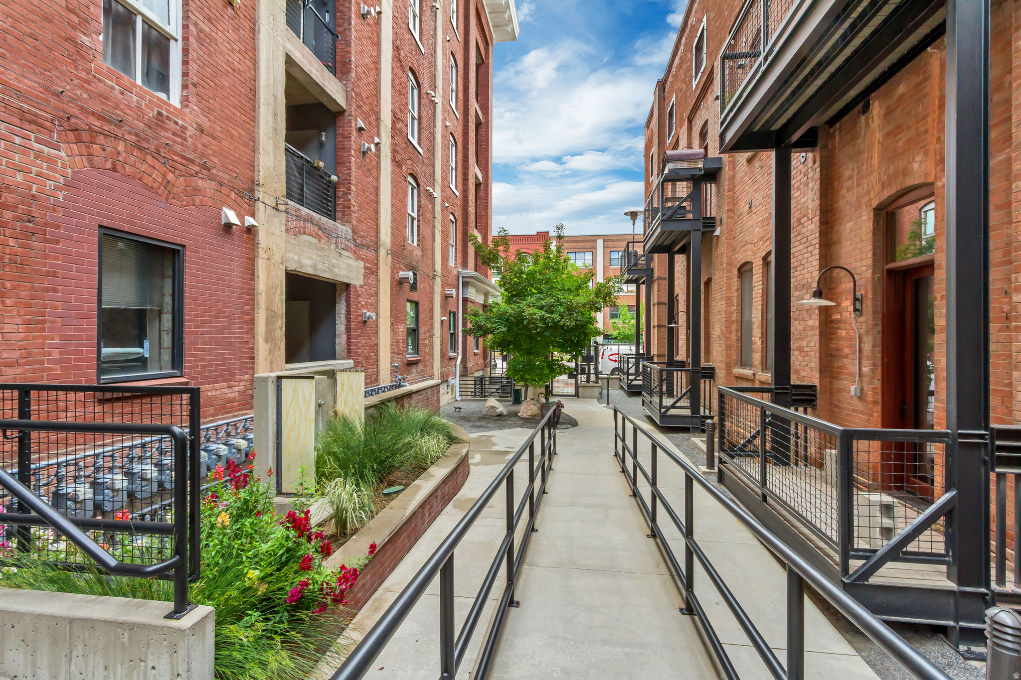 WESTGATE LOFTS - Residential