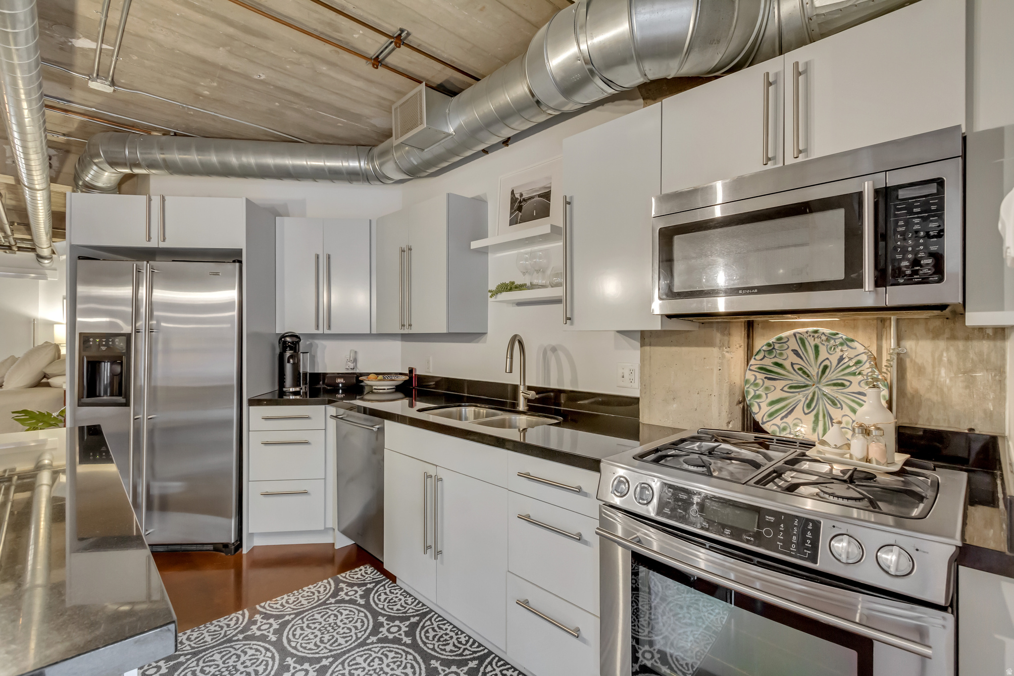 WESTGATE LOFTS - Residential