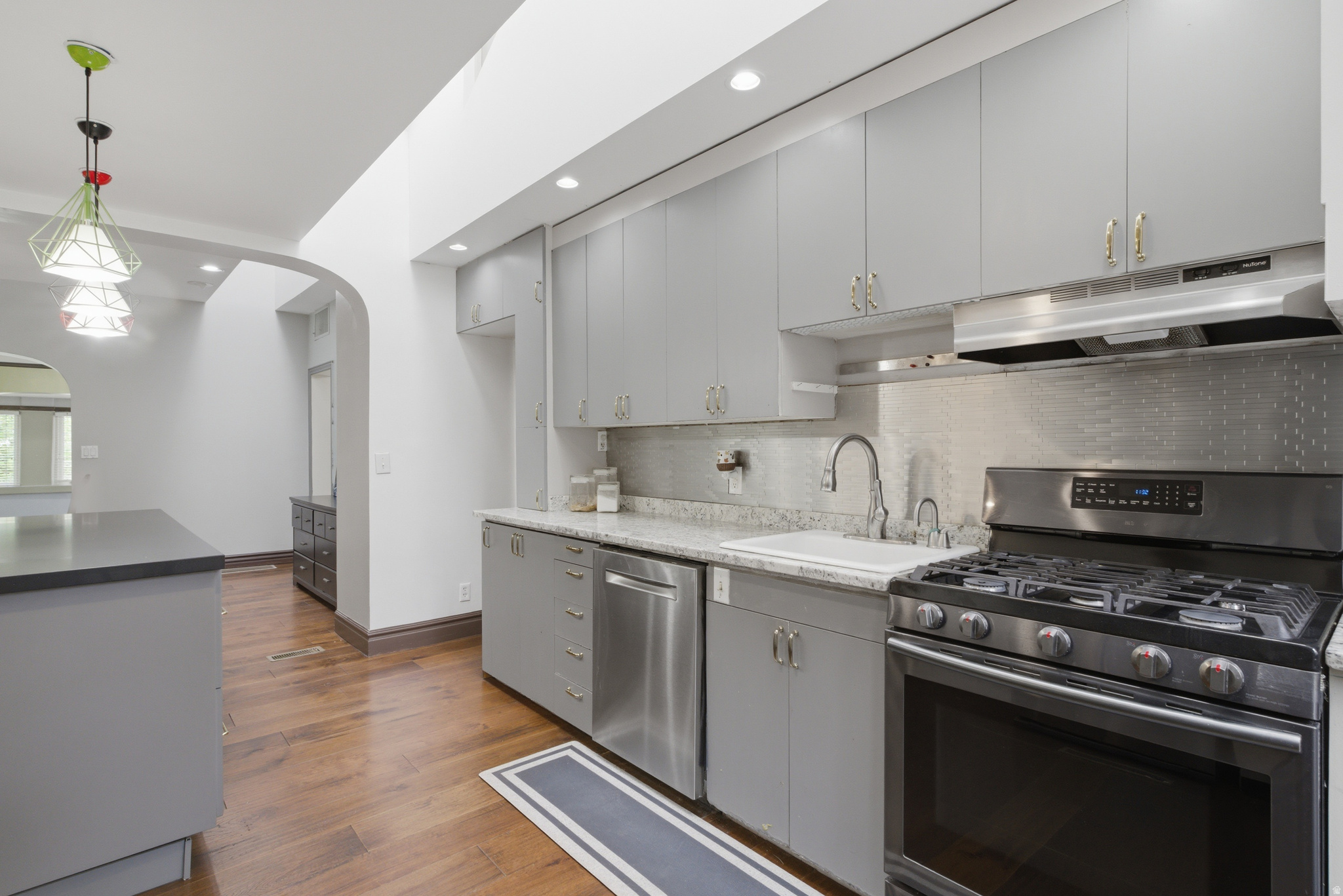 AVENUES - Residential