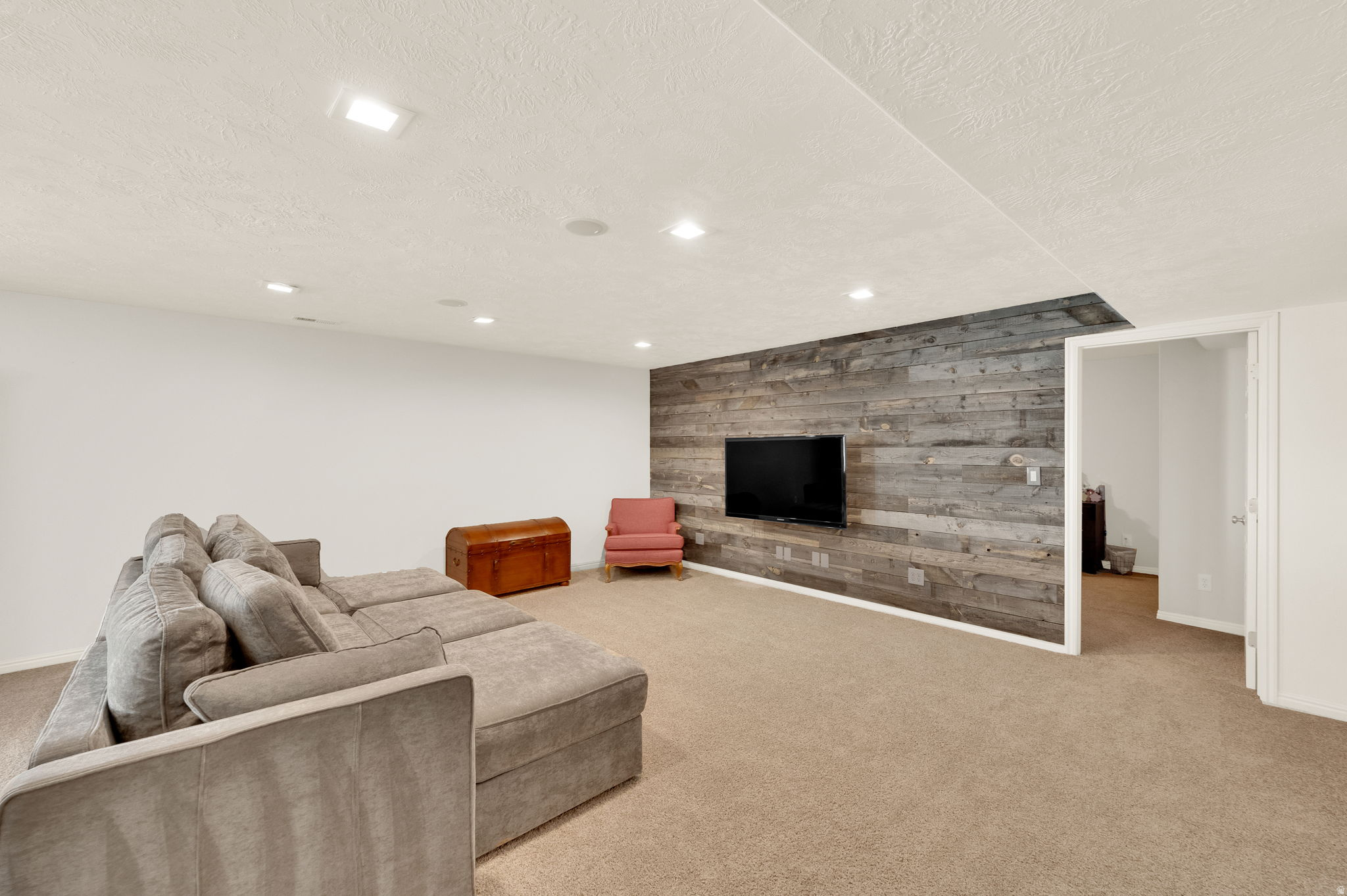 FOX DEN ESTATES - Residential