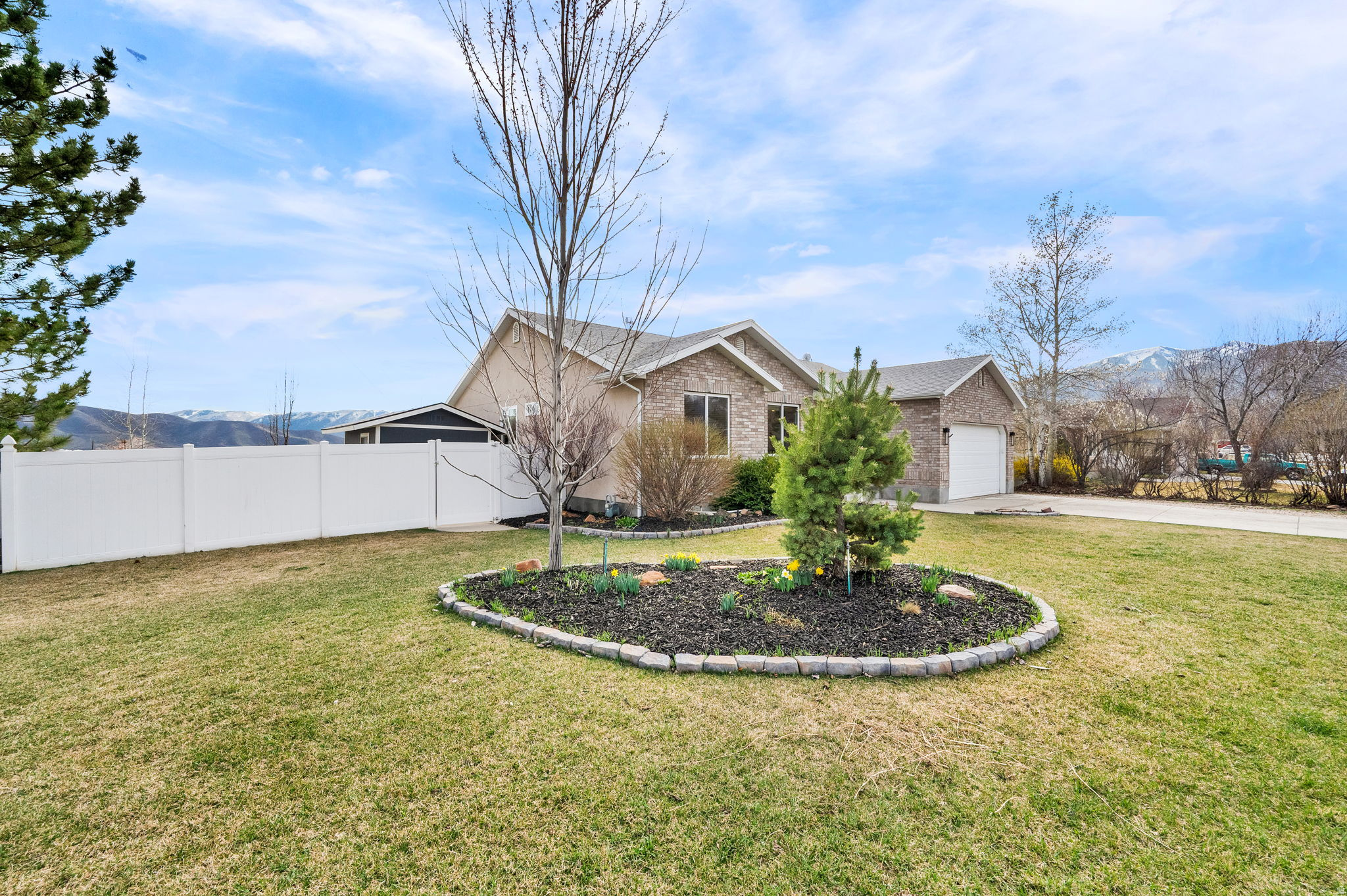 FOX DEN ESTATES - Residential