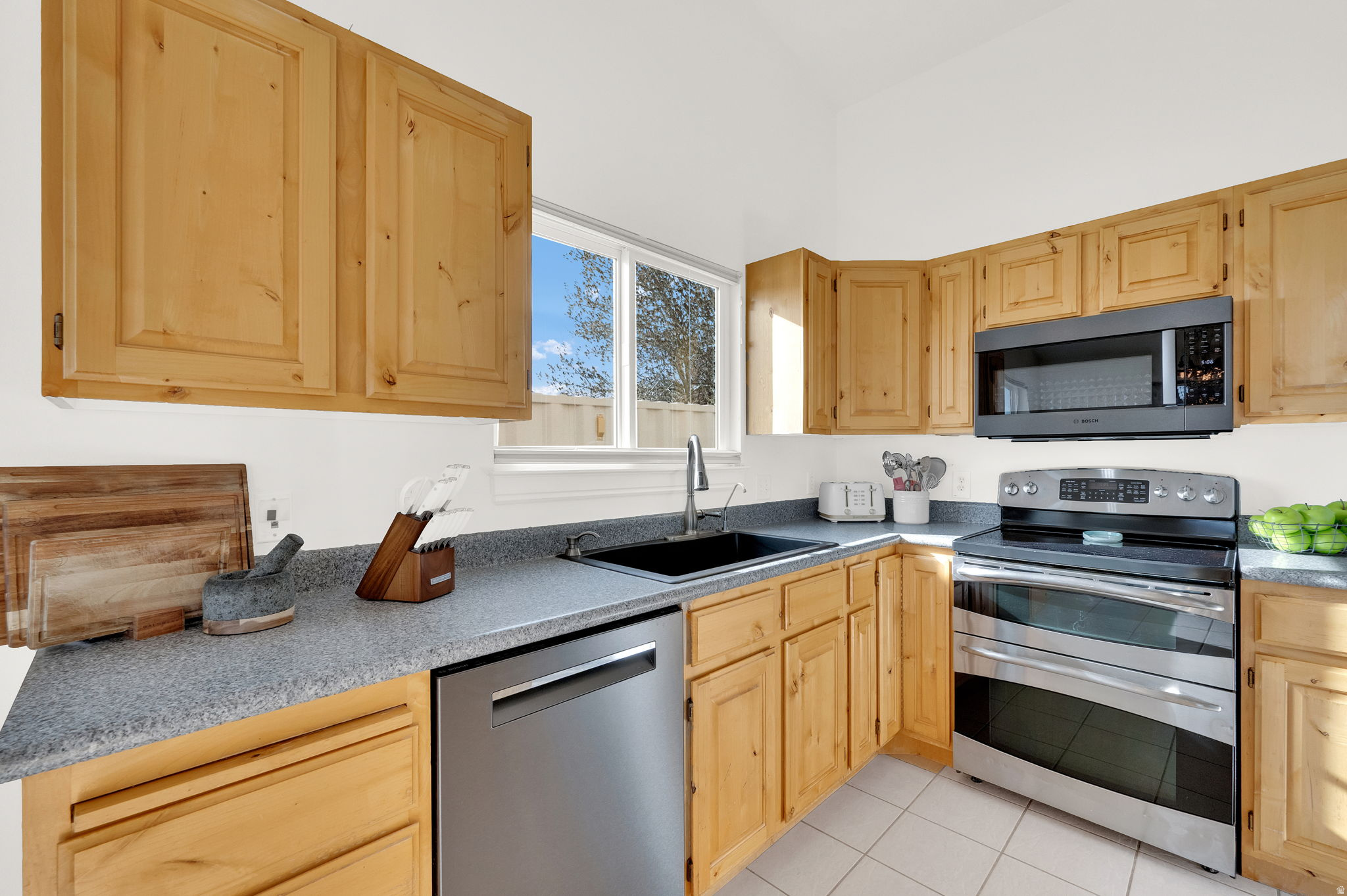 FOX DEN ESTATES - Residential