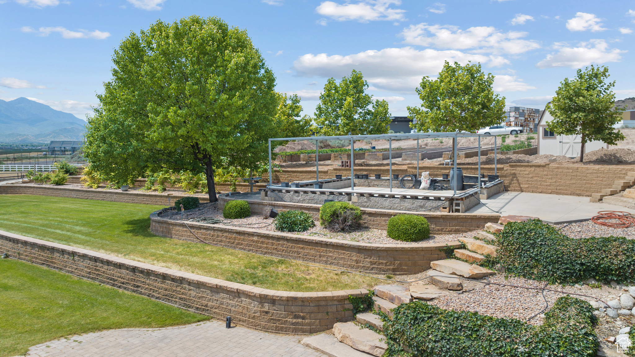 WEST MOUNTAIN ESTATES - Residential