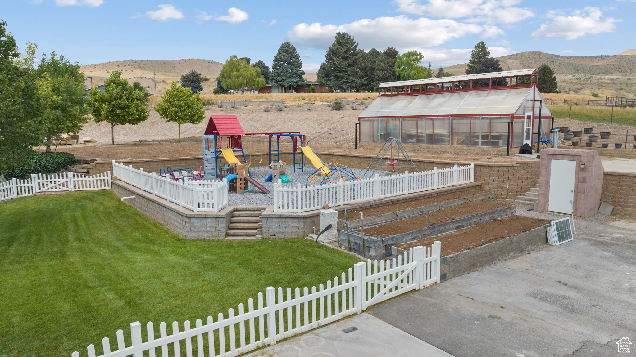 WEST MOUNTAIN ESTATES - Residential