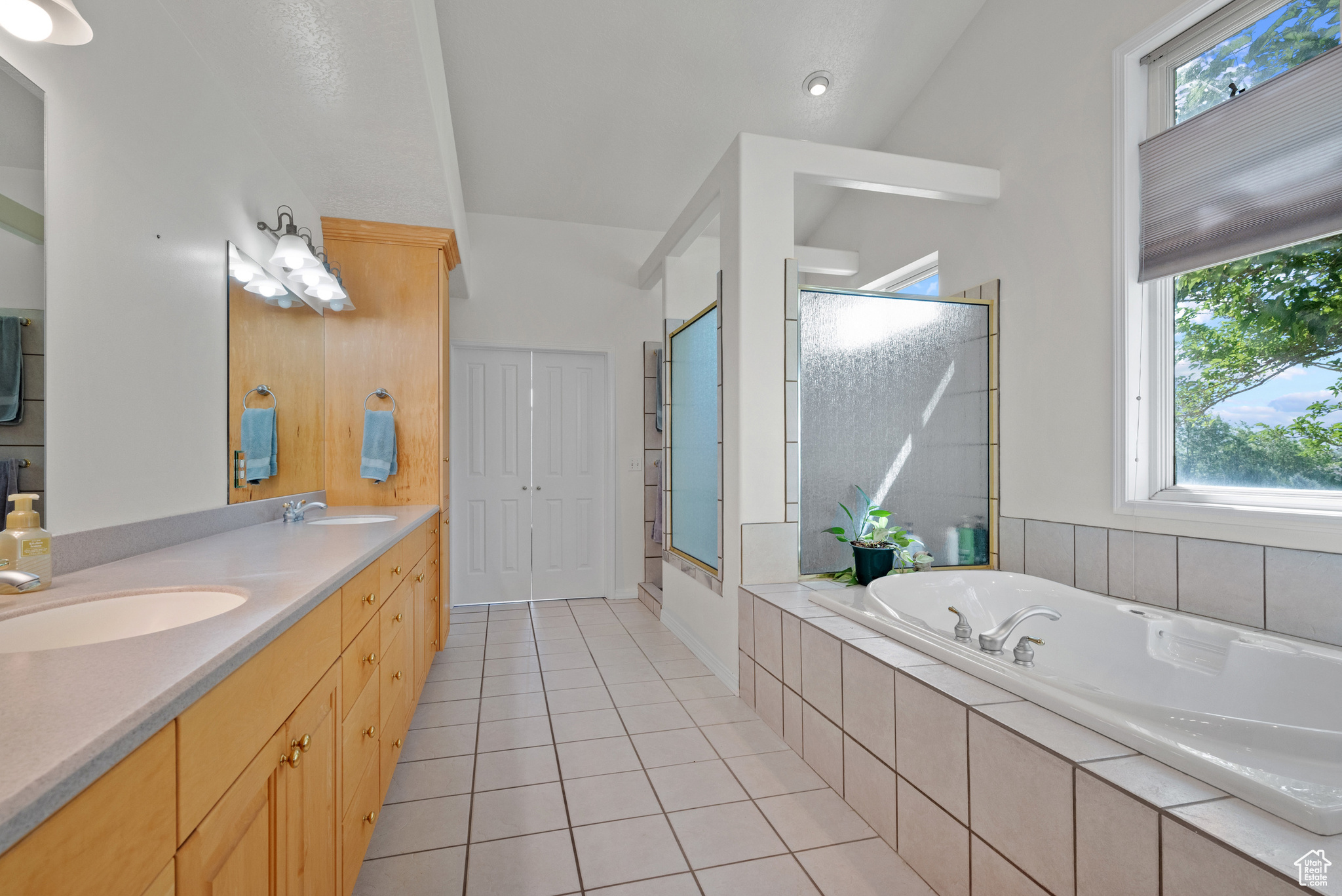 WEST MOUNTAIN ESTATES - Residential