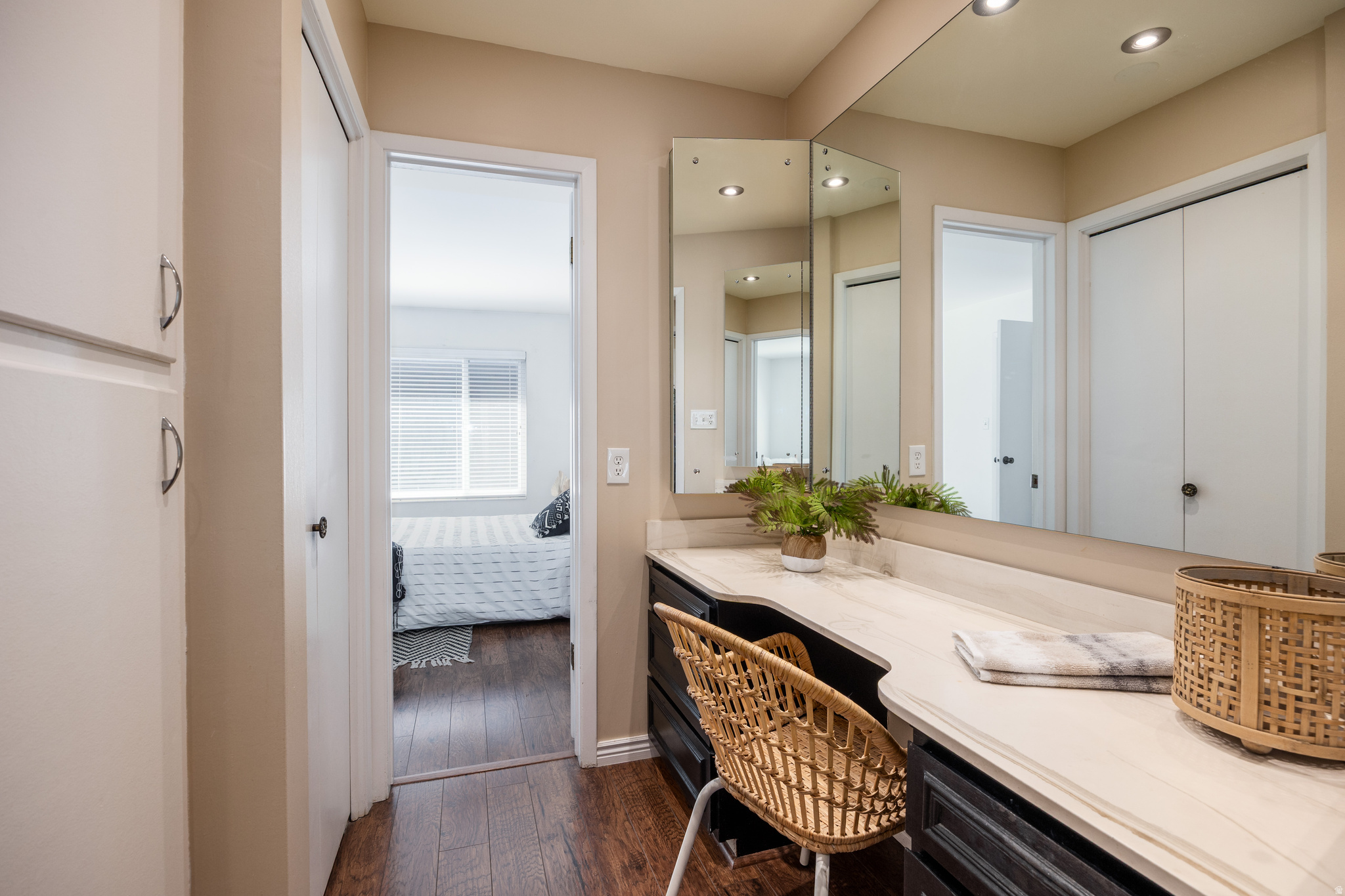 THREE FOUNTAINS EAST - Residential