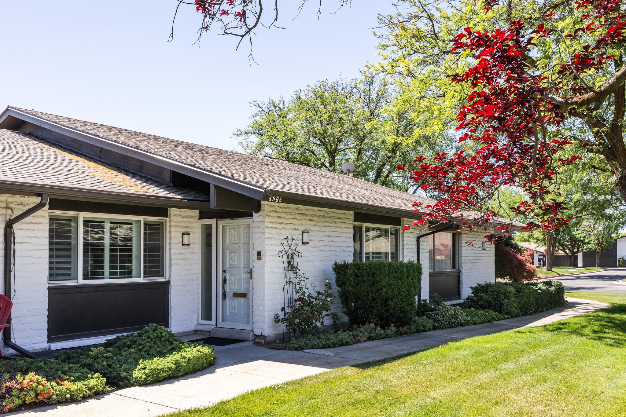 THREE FOUNTAINS EAST - Residential