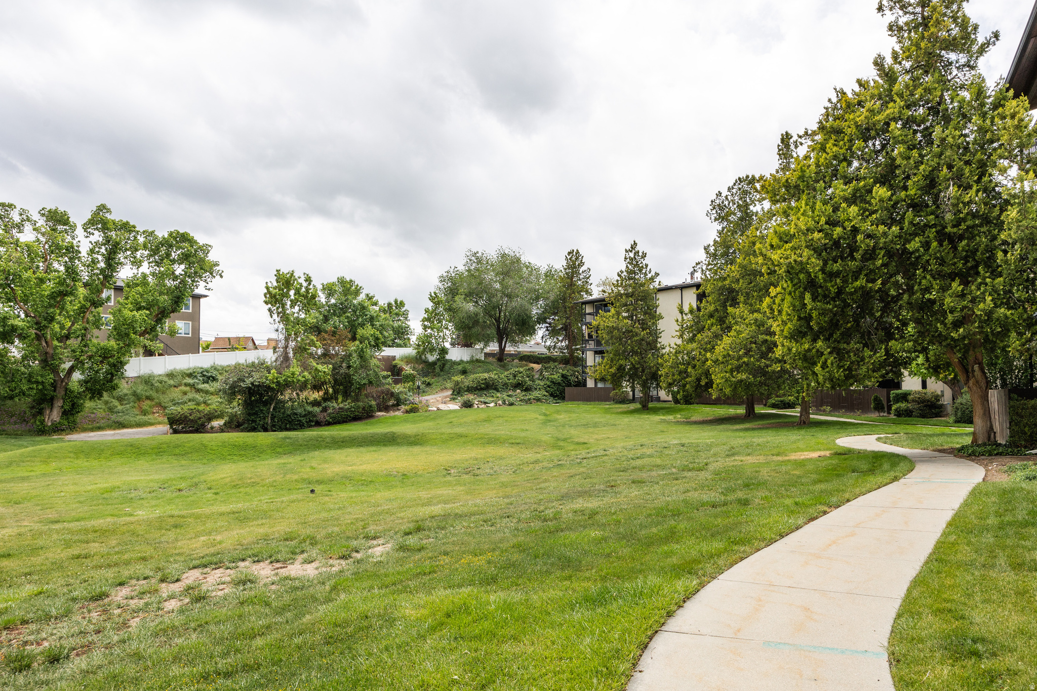 THREE FOUNTAINS EAST - Residential