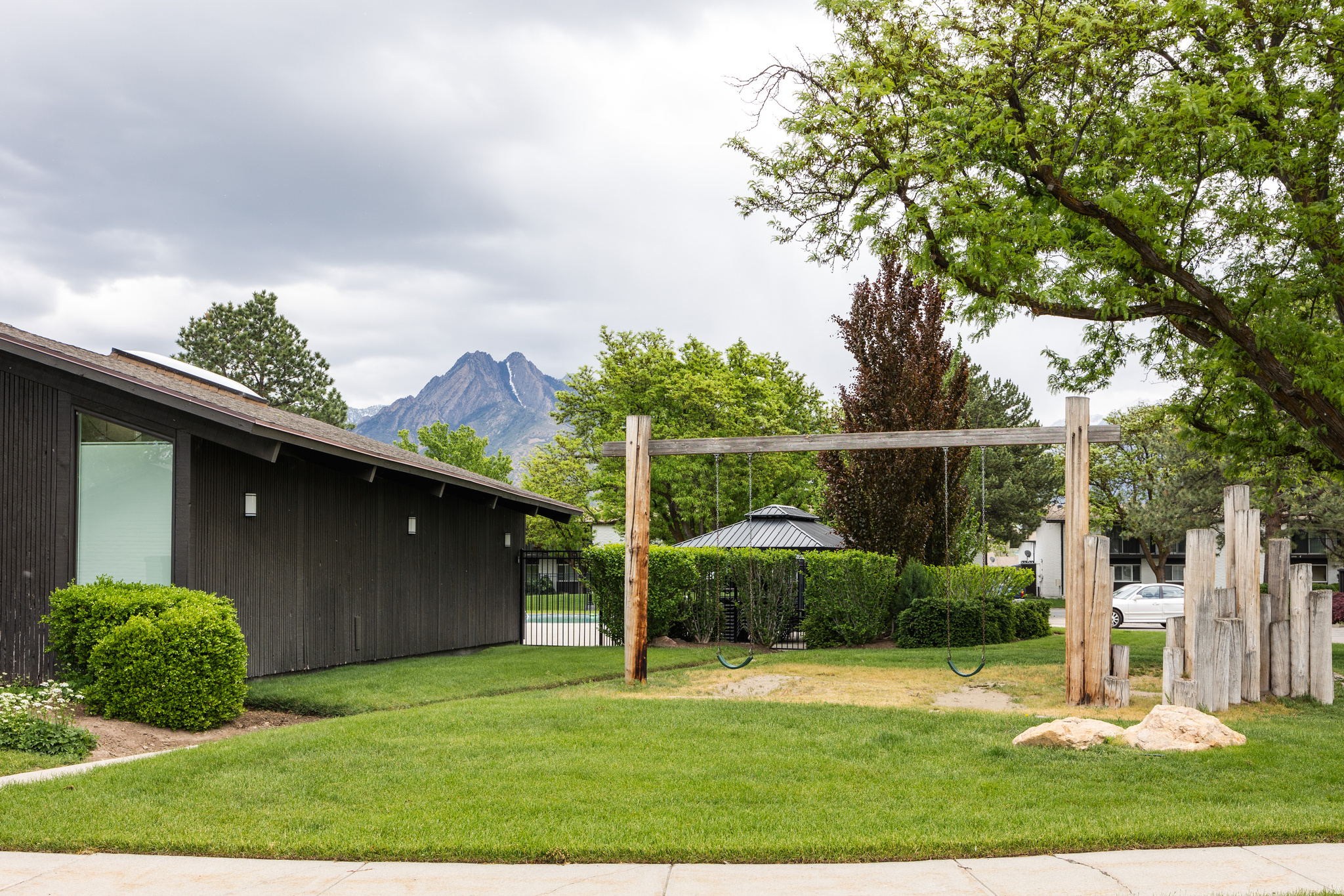 THREE FOUNTAINS EAST - Residential