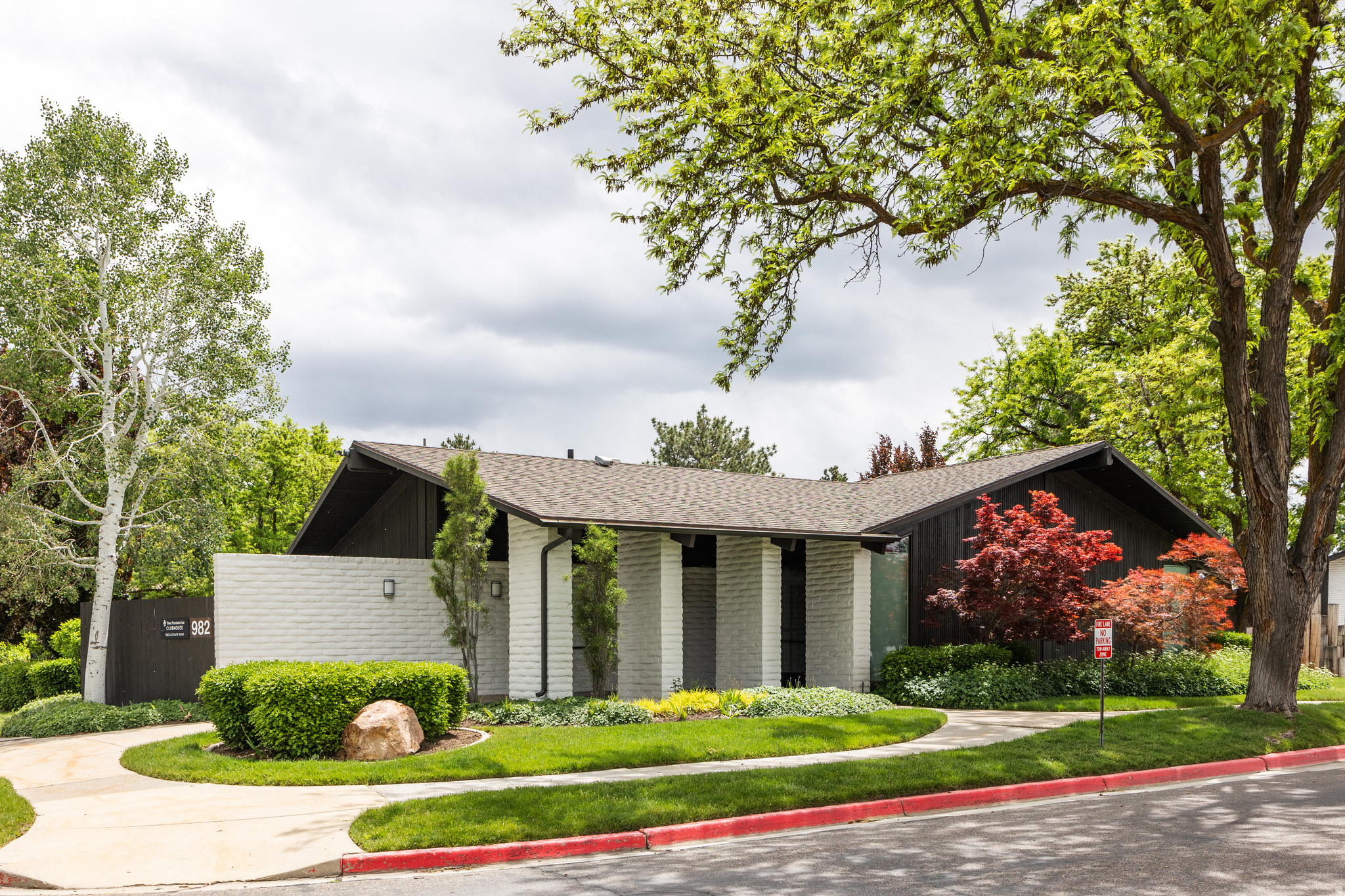 THREE FOUNTAINS EAST - Residential