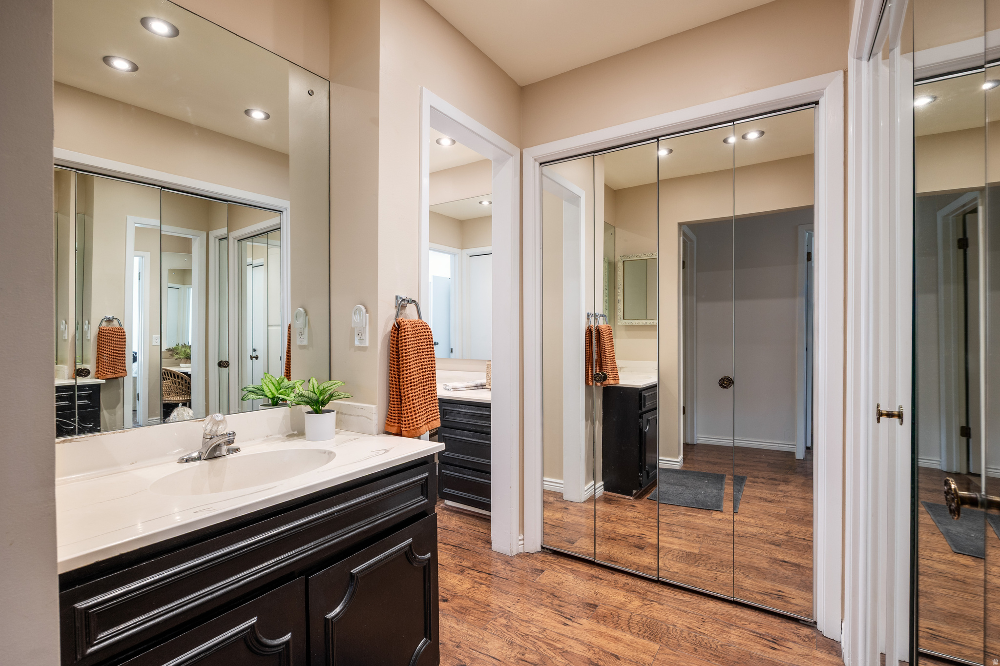 THREE FOUNTAINS EAST - Residential