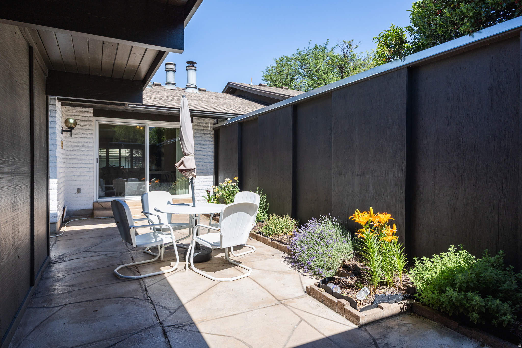 THREE FOUNTAINS EAST - Residential