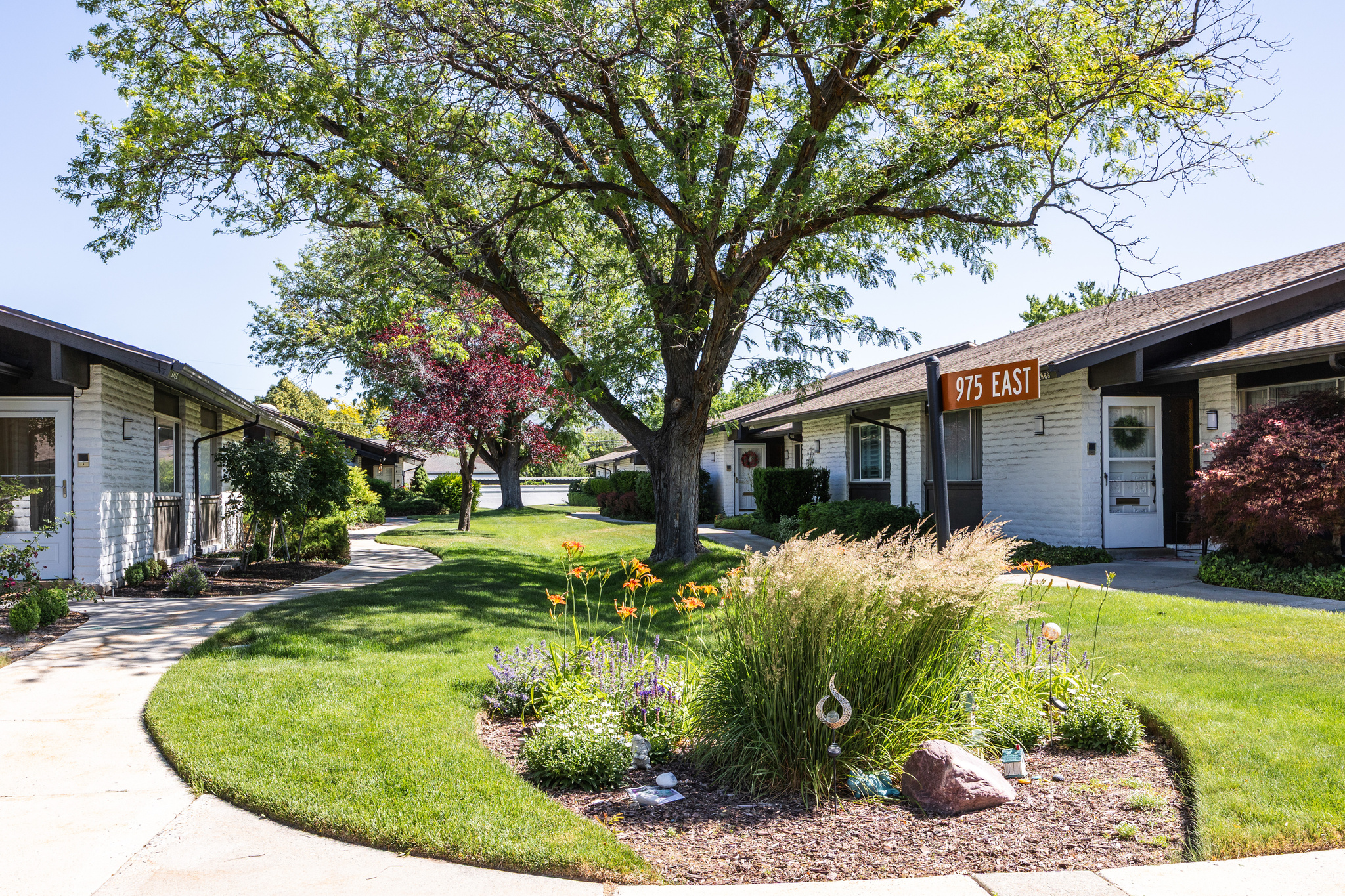 THREE FOUNTAINS EAST - Residential