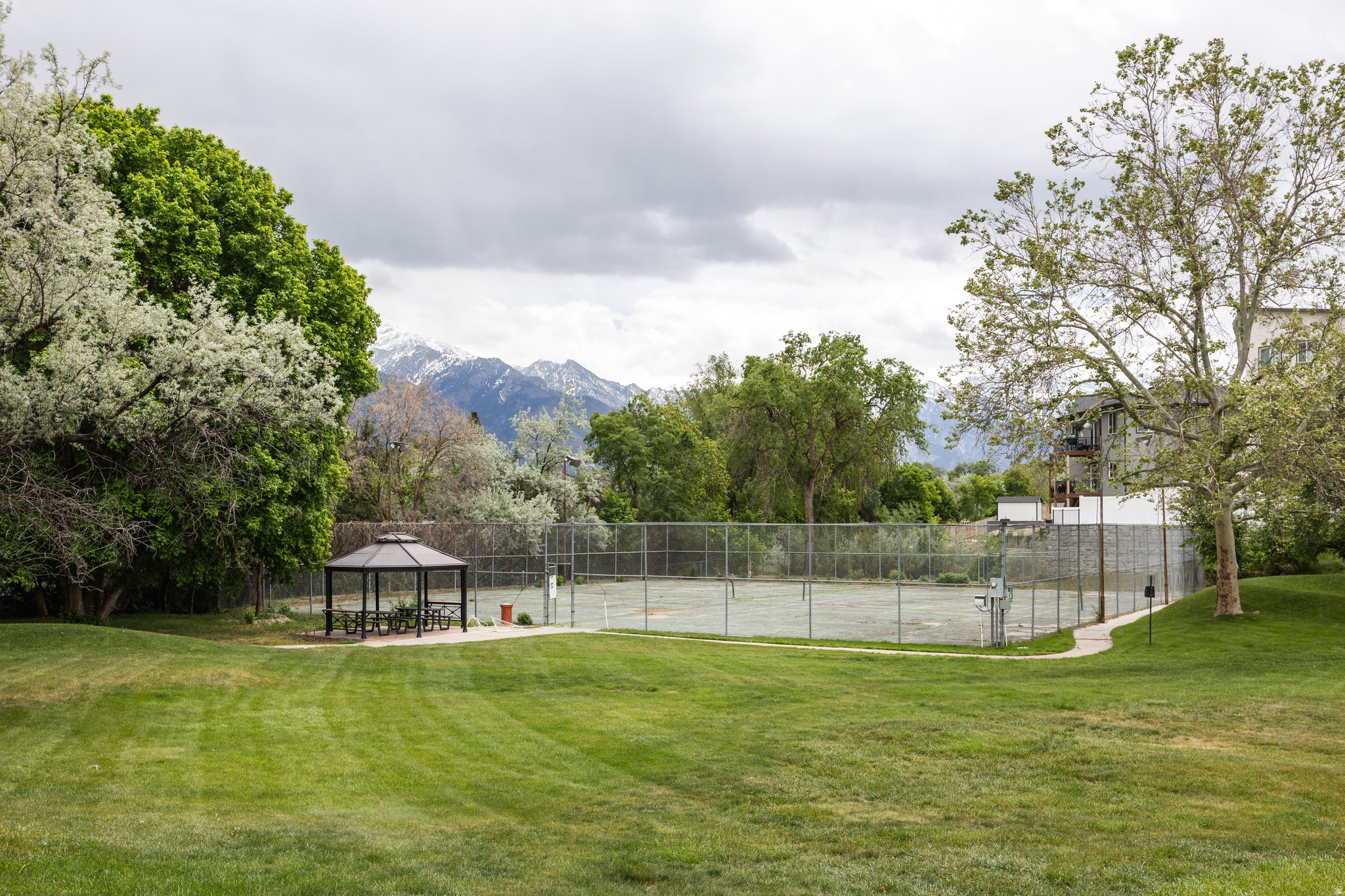 THREE FOUNTAINS EAST - Residential
