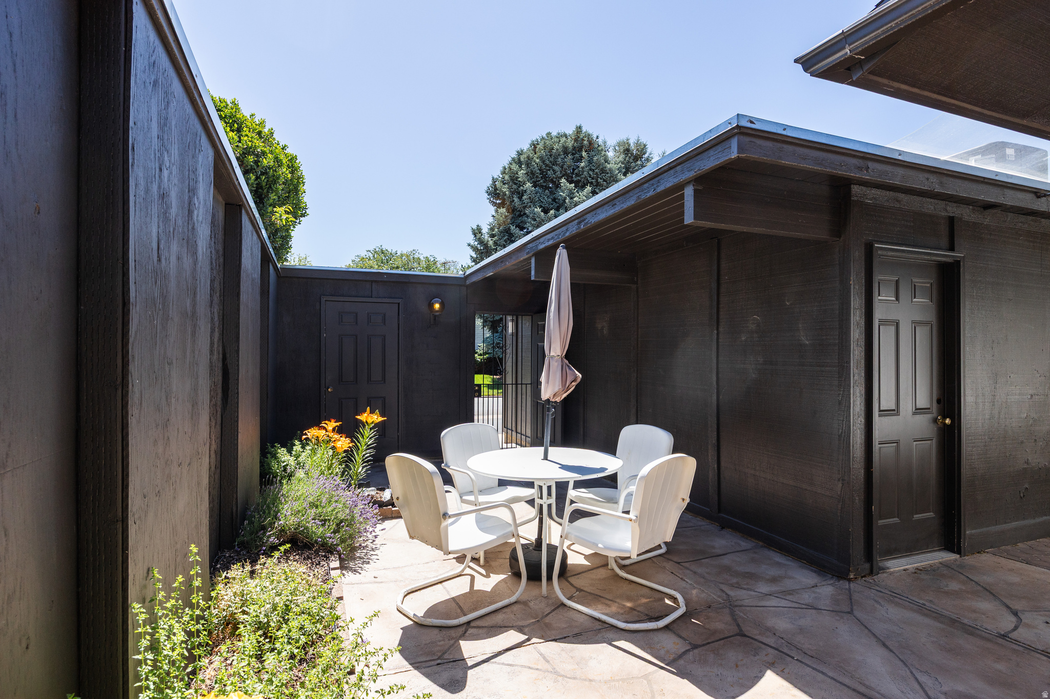 THREE FOUNTAINS EAST - Residential