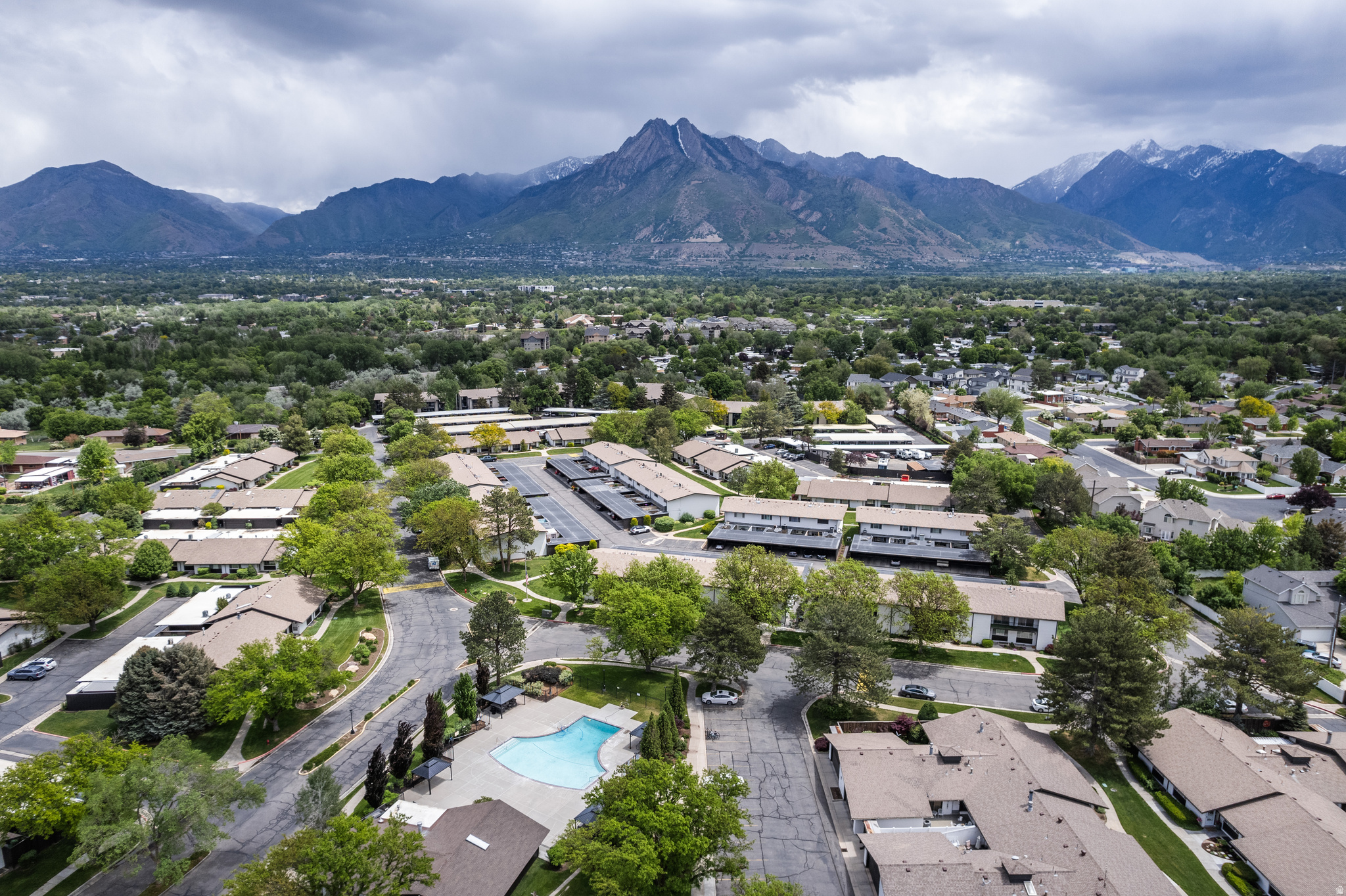 THREE FOUNTAINS EAST - Residential