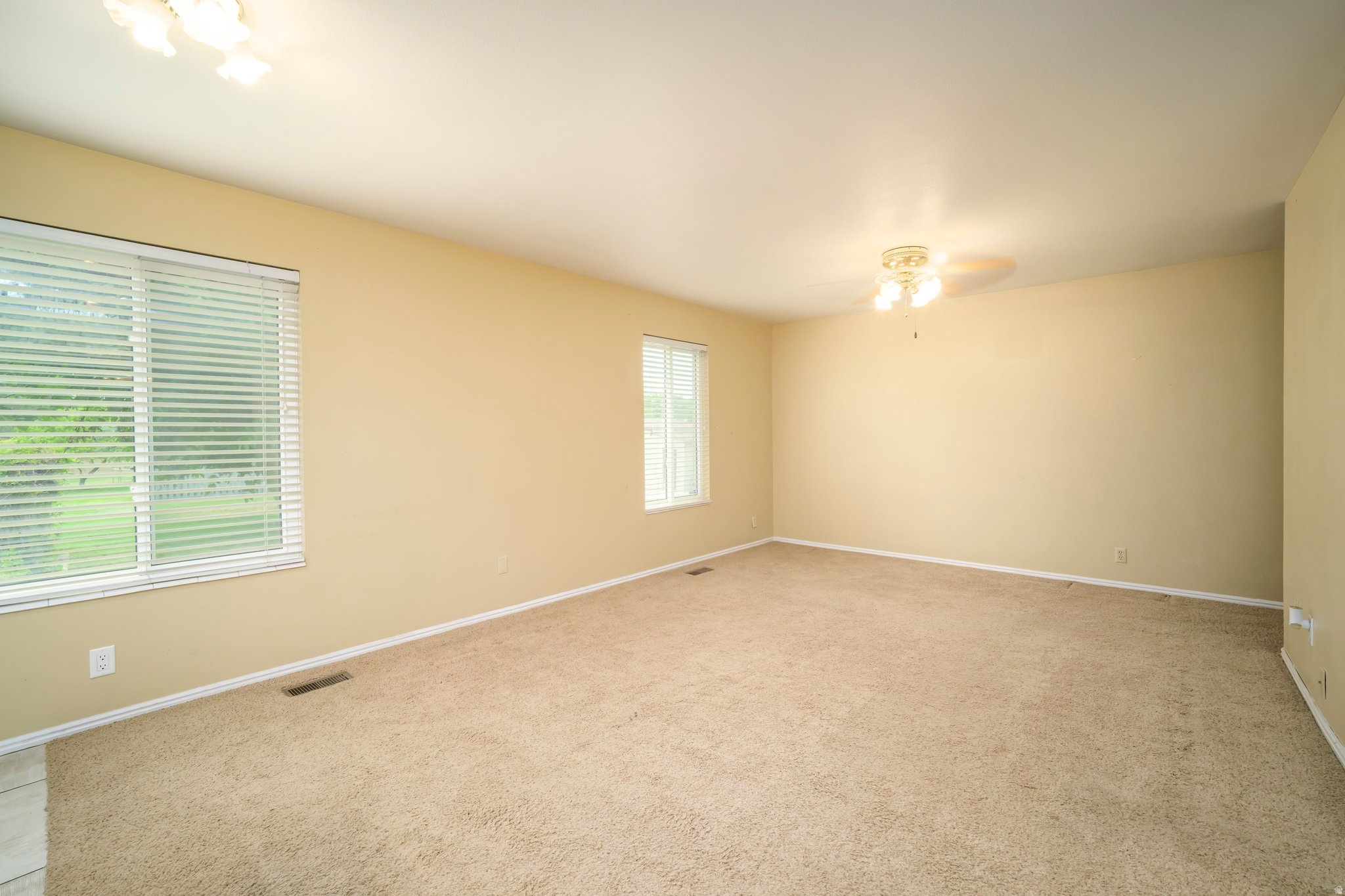VANTAGE ACRES - Residential