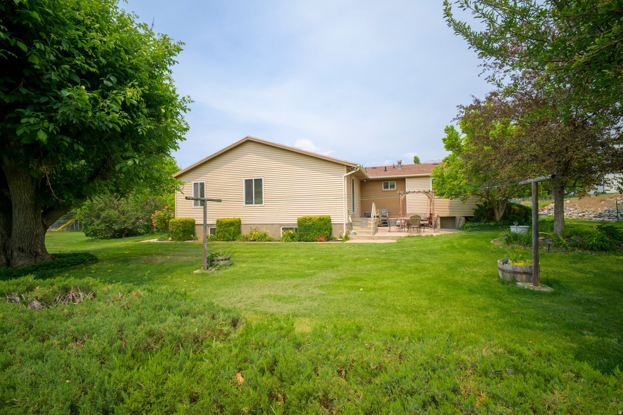 VANTAGE ACRES - Residential
