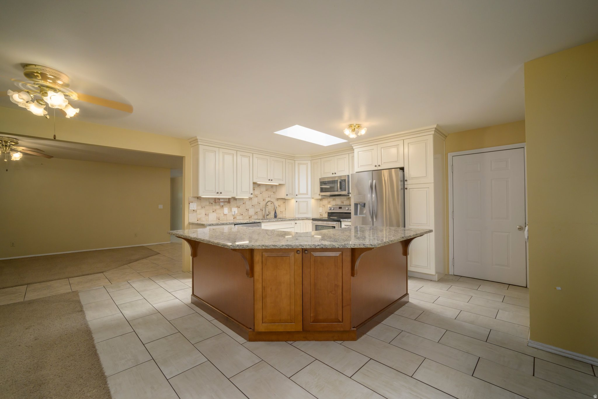 VANTAGE ACRES - Residential