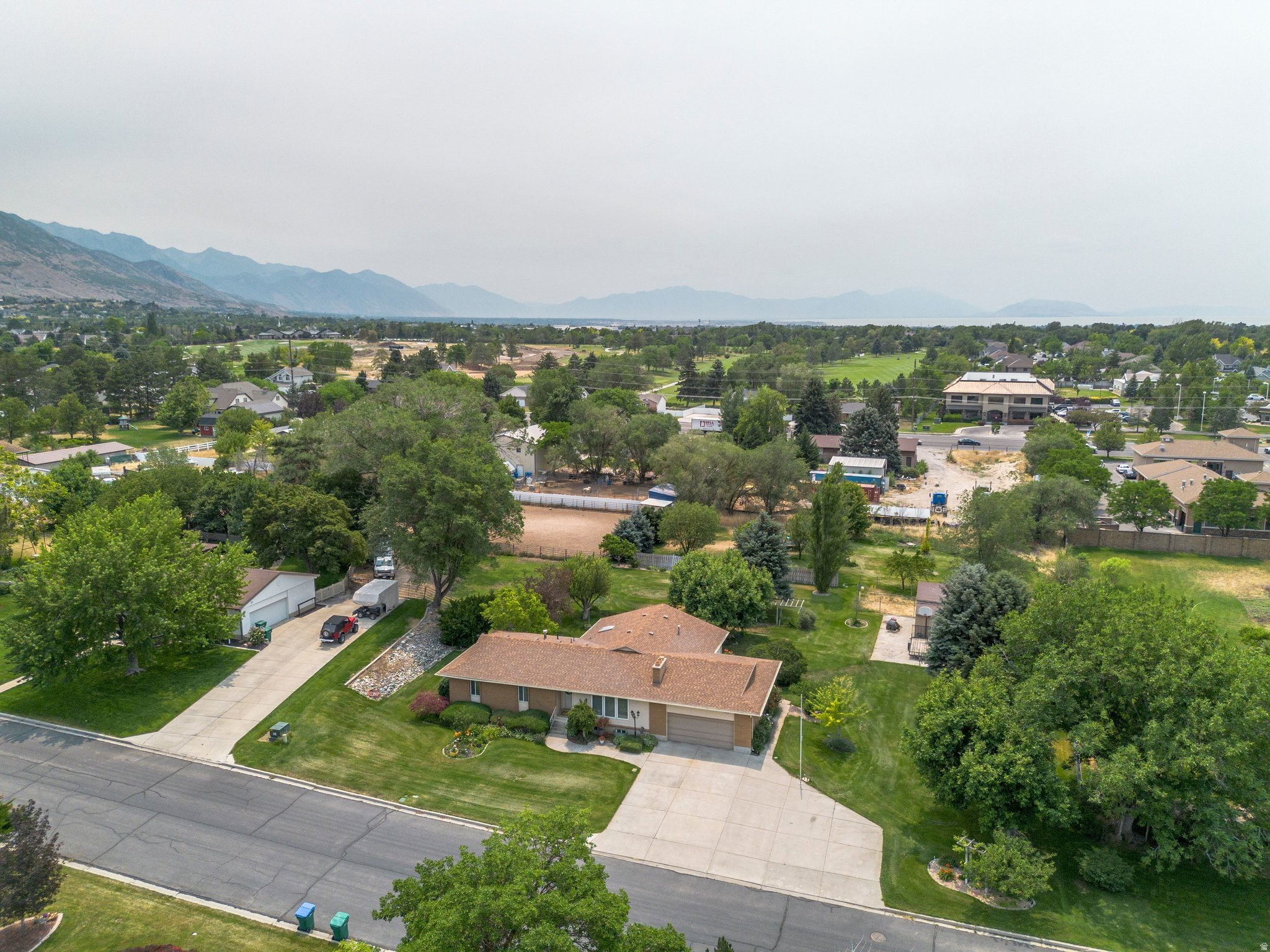 VANTAGE ACRES - Residential