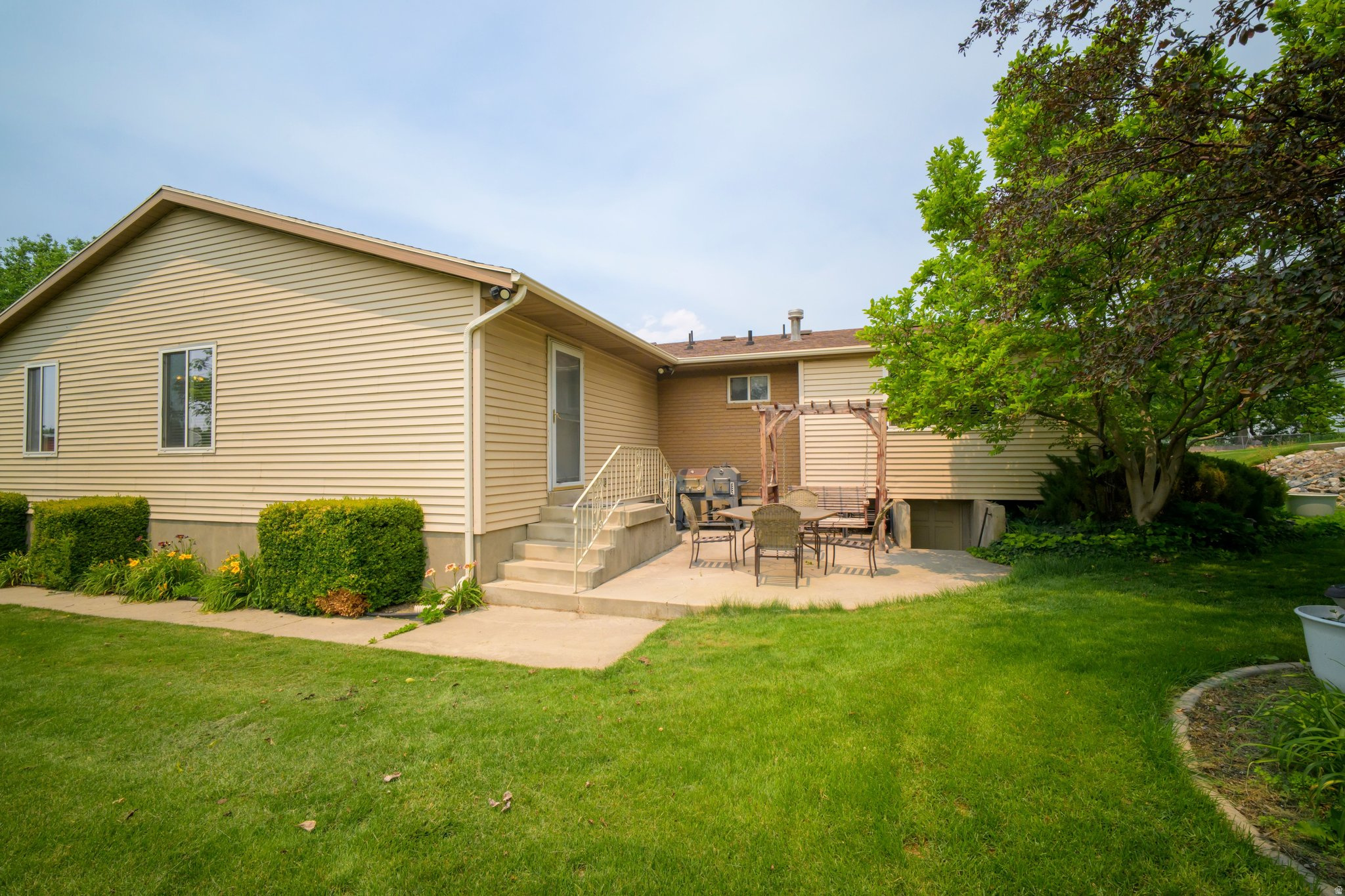 VANTAGE ACRES - Residential