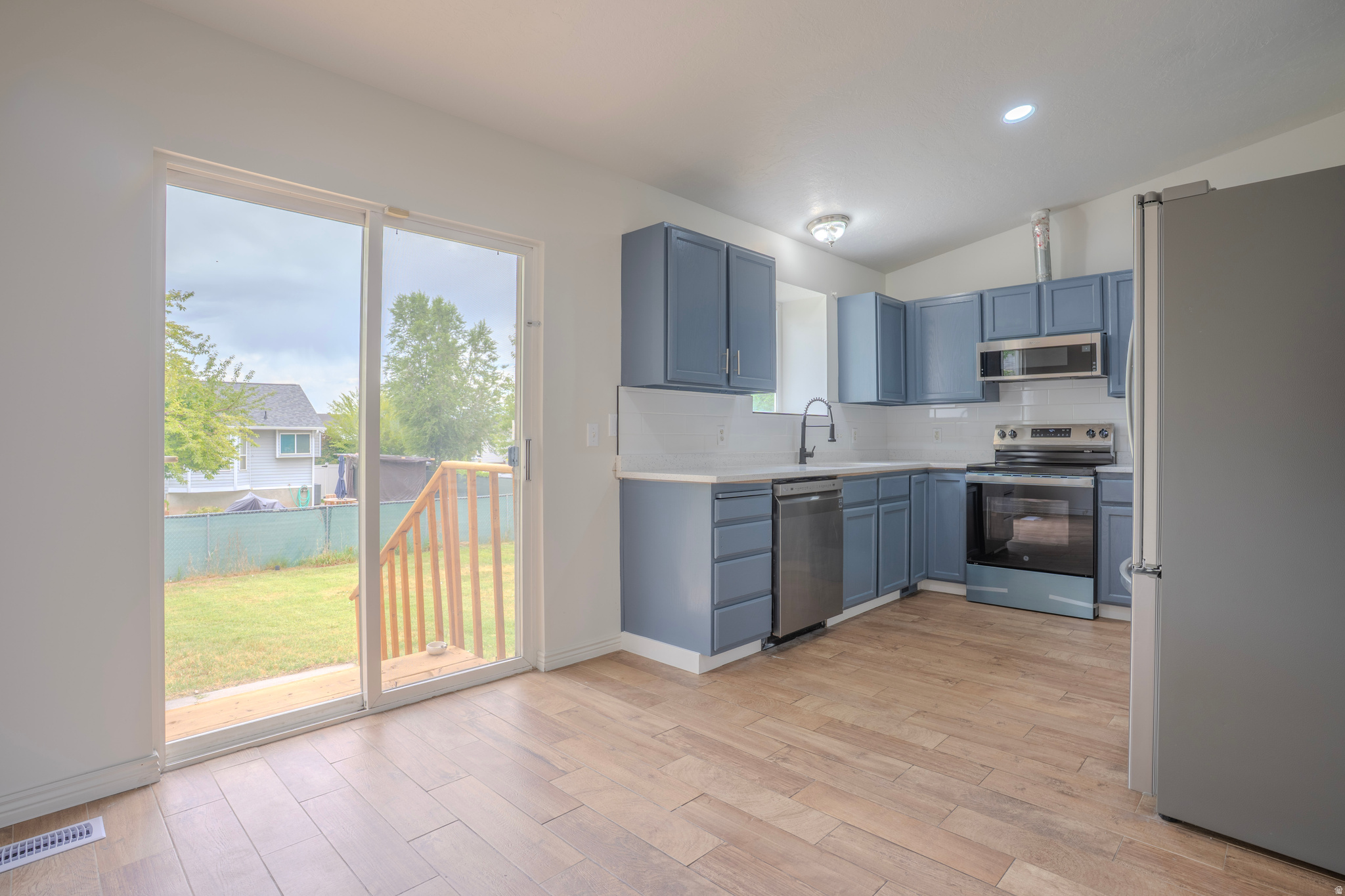 APPLE FARMS - Residential