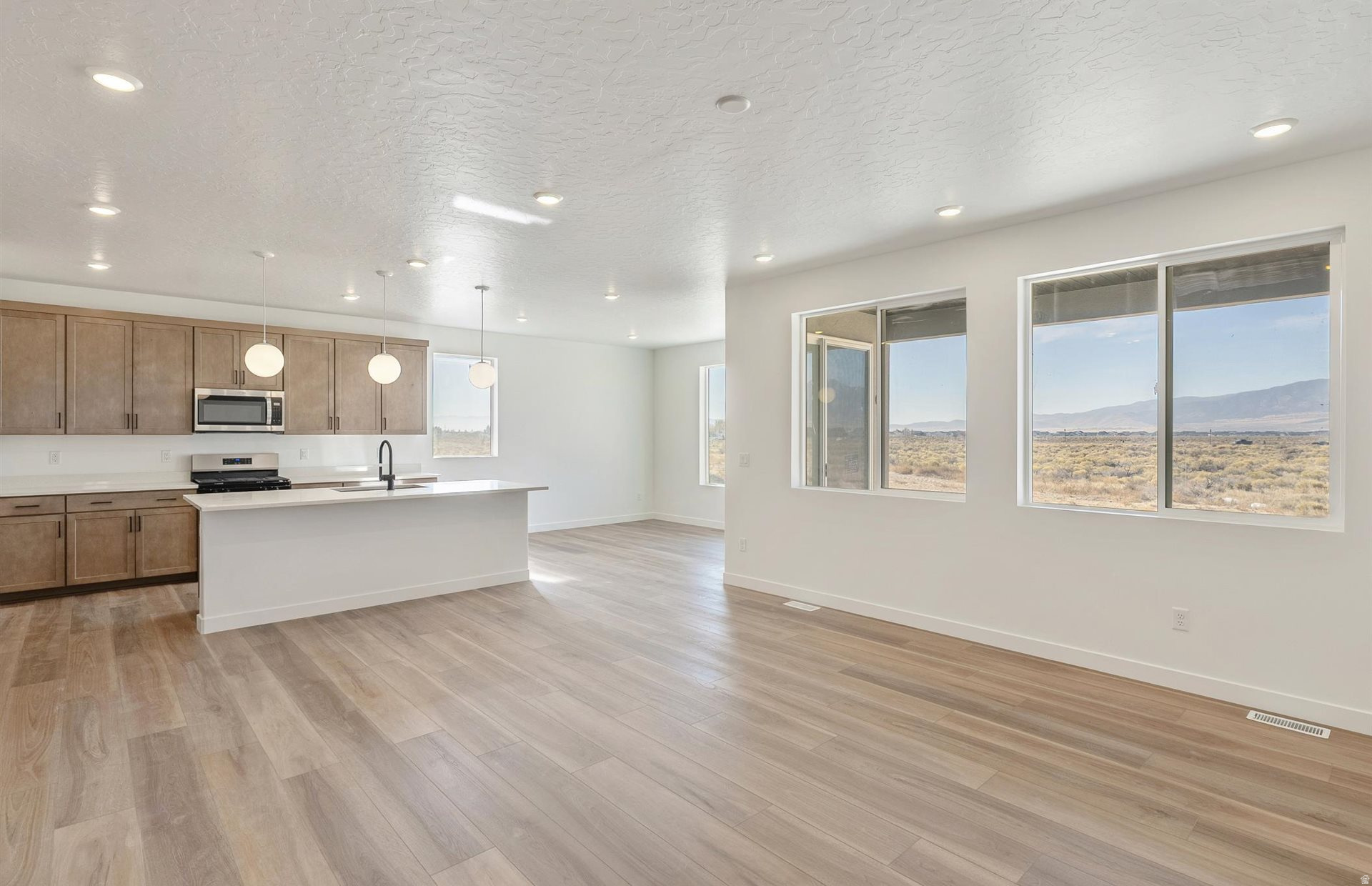 MOUNTAIN VISTA AT SUNSET FLATS - Residential