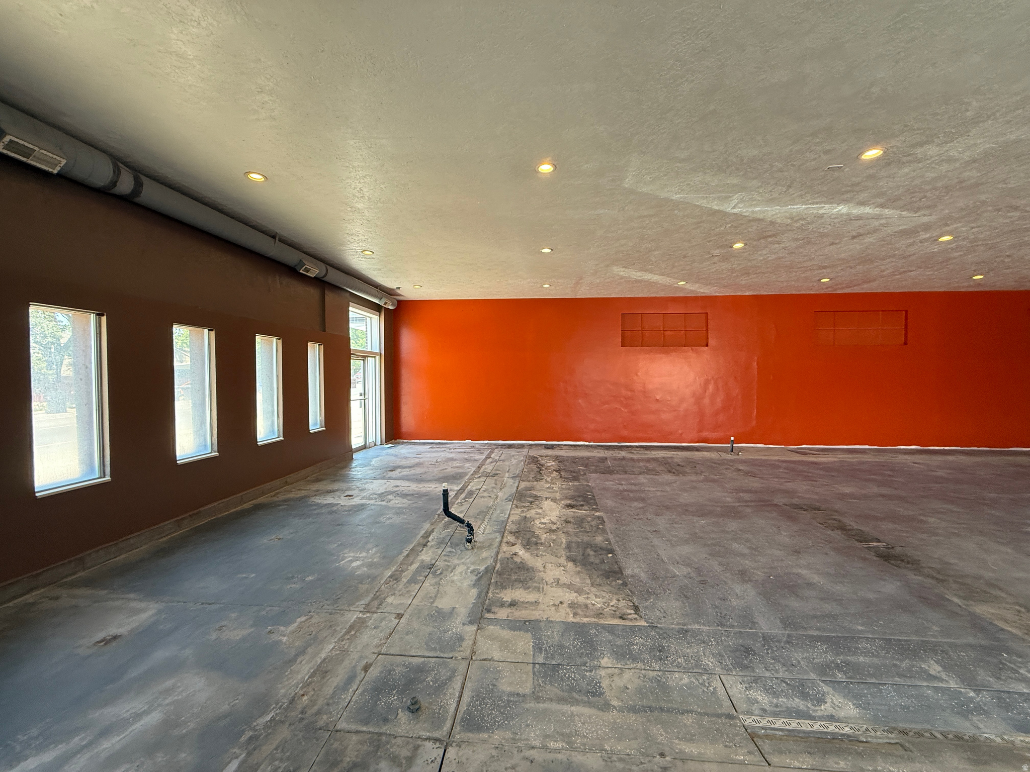 HARRIMAN SUB - Commercial Lease