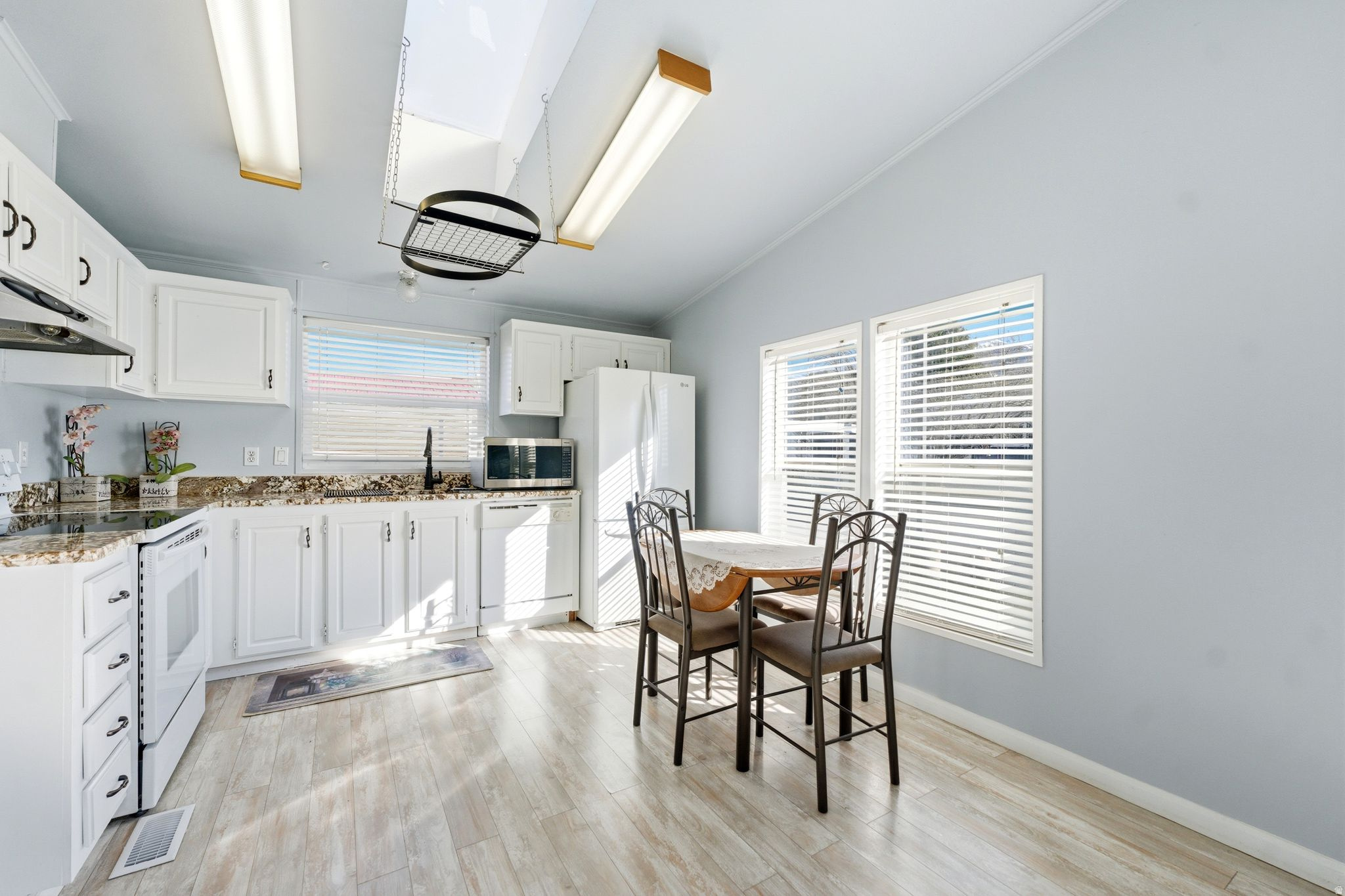 COTTONWOOD ESTATES - Residential