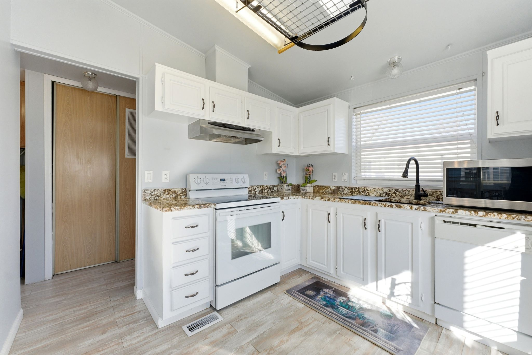 COTTONWOOD ESTATES - Residential