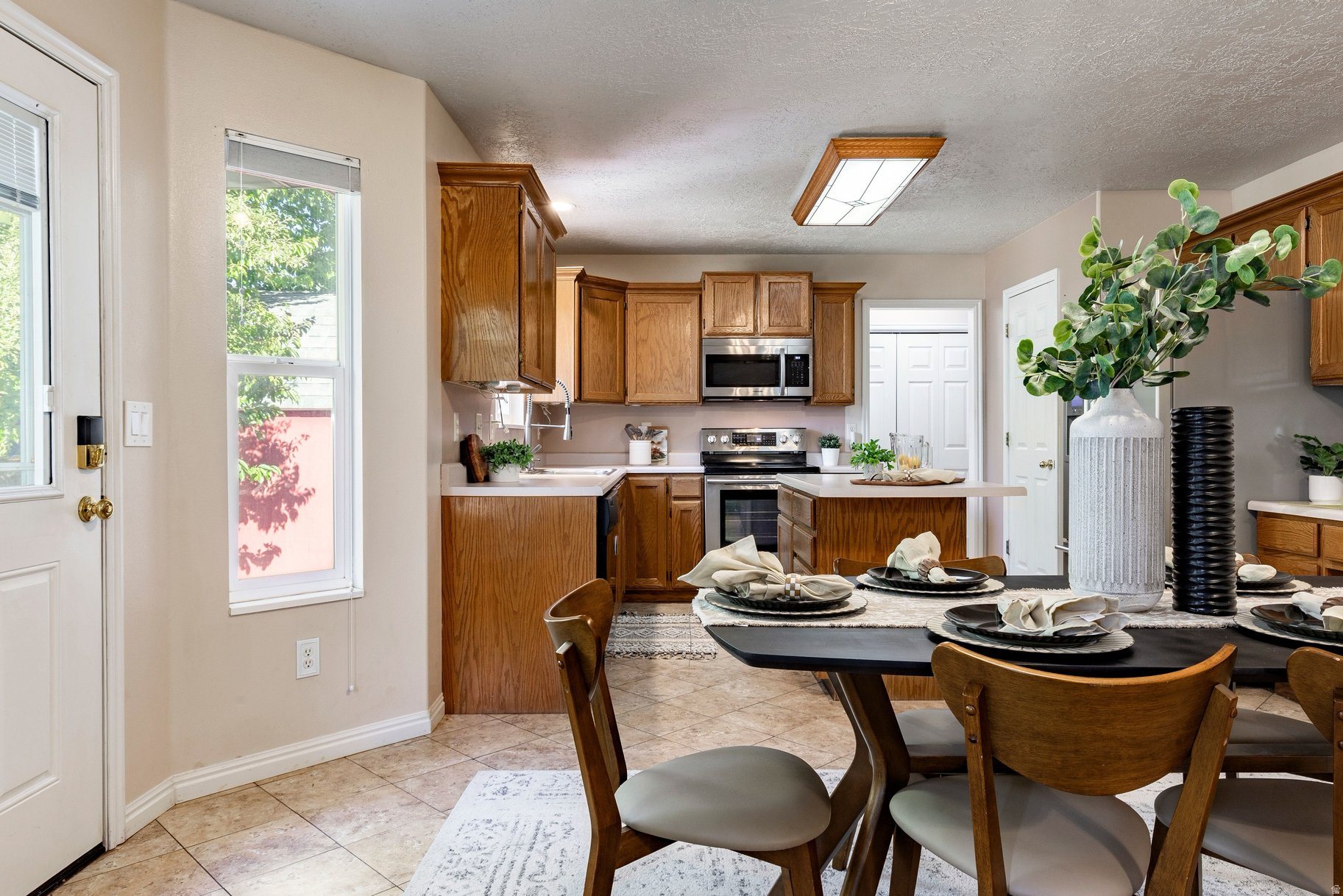 RED PINE ESTATES - Residential