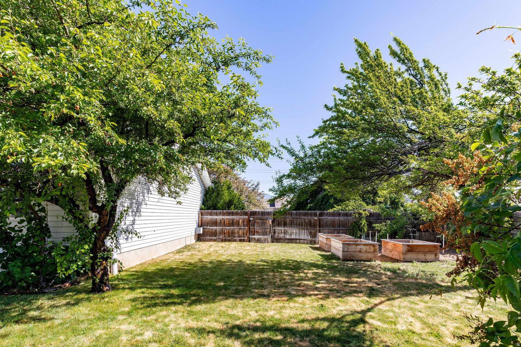 RED PINE ESTATES - Residential