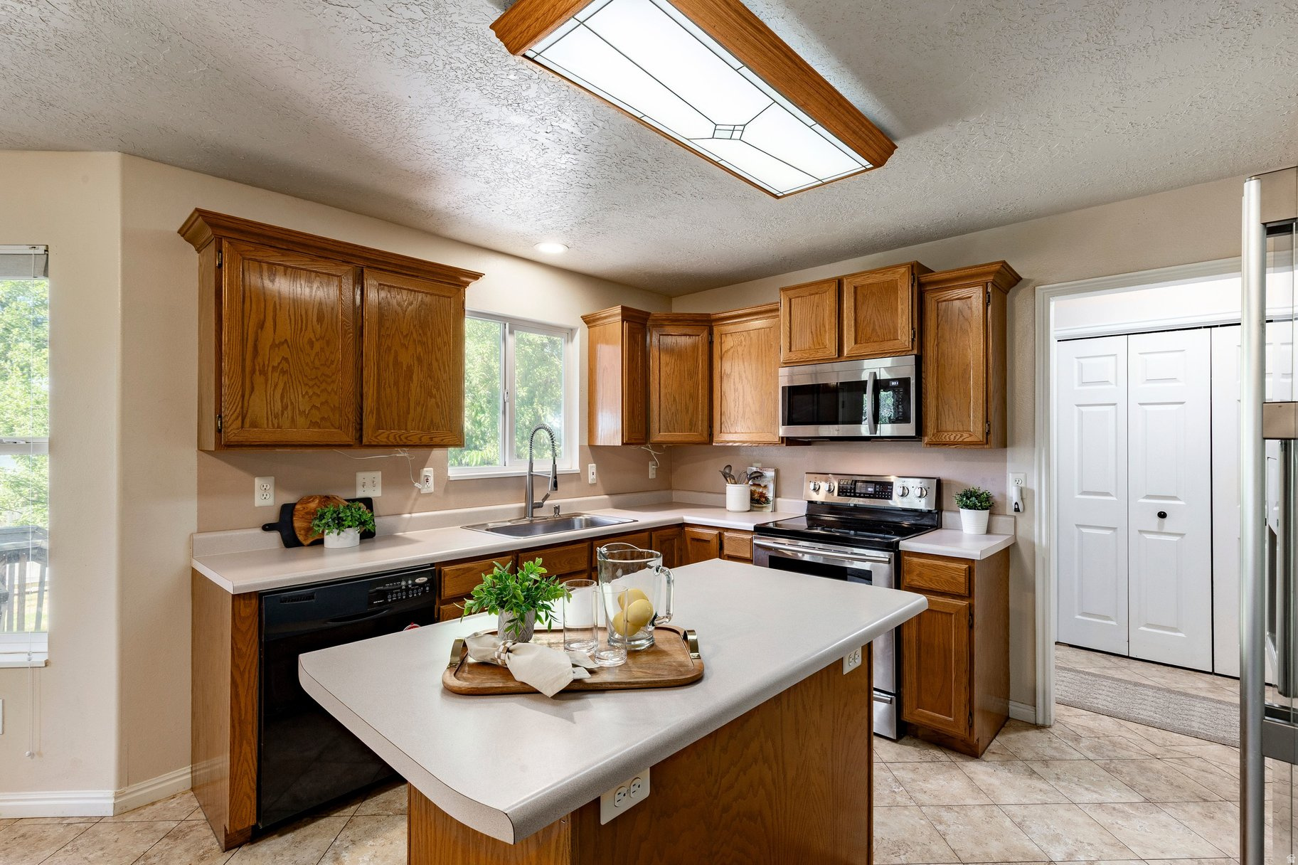 RED PINE ESTATES - Residential