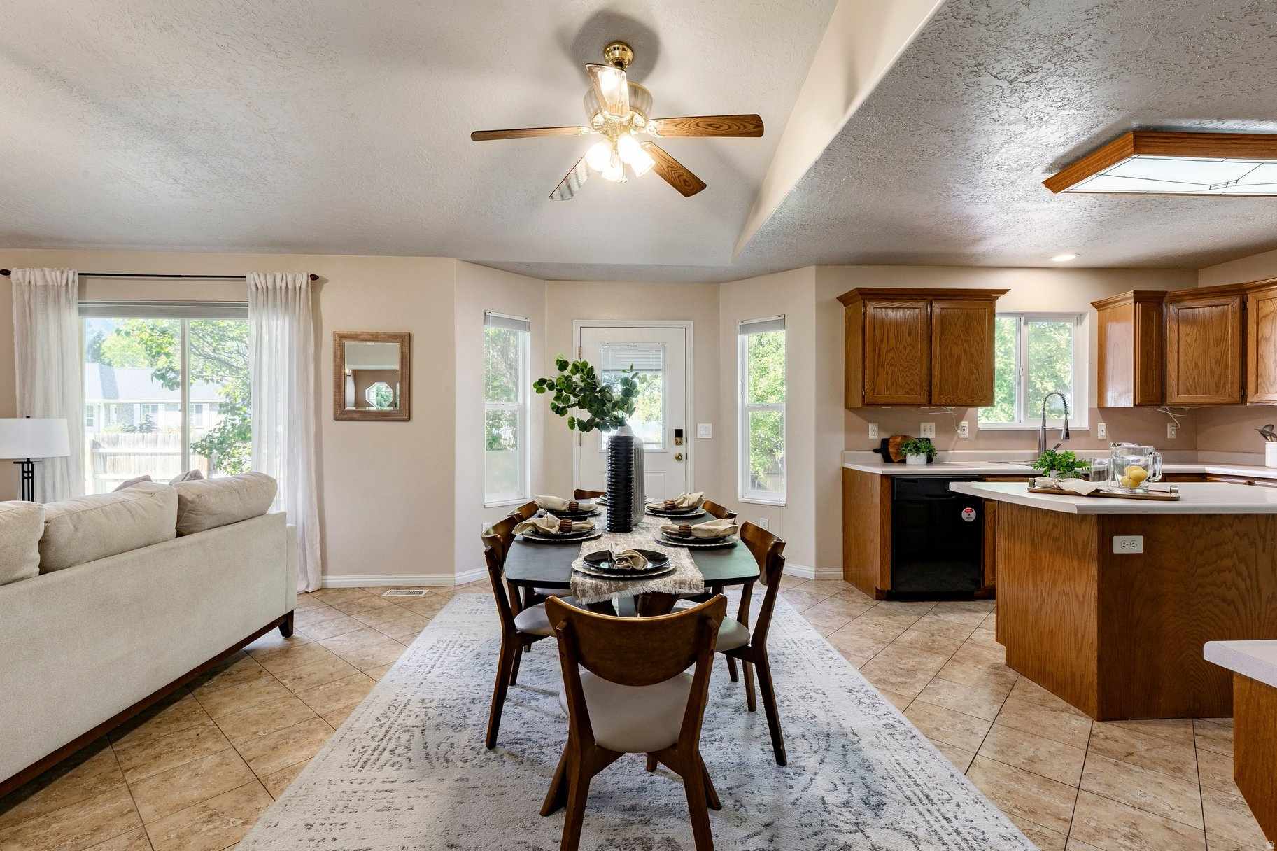 RED PINE ESTATES - Residential