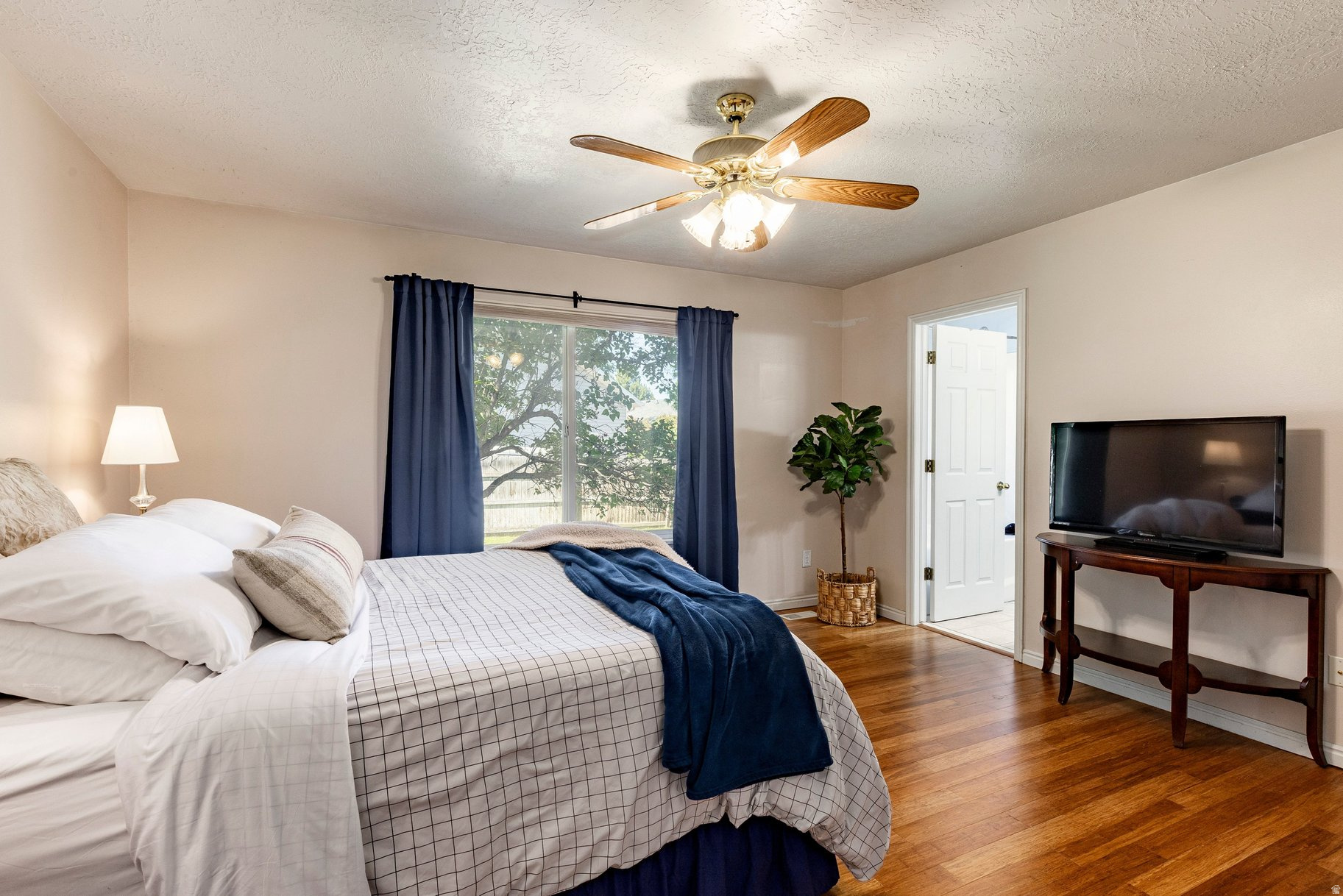 RED PINE ESTATES - Residential