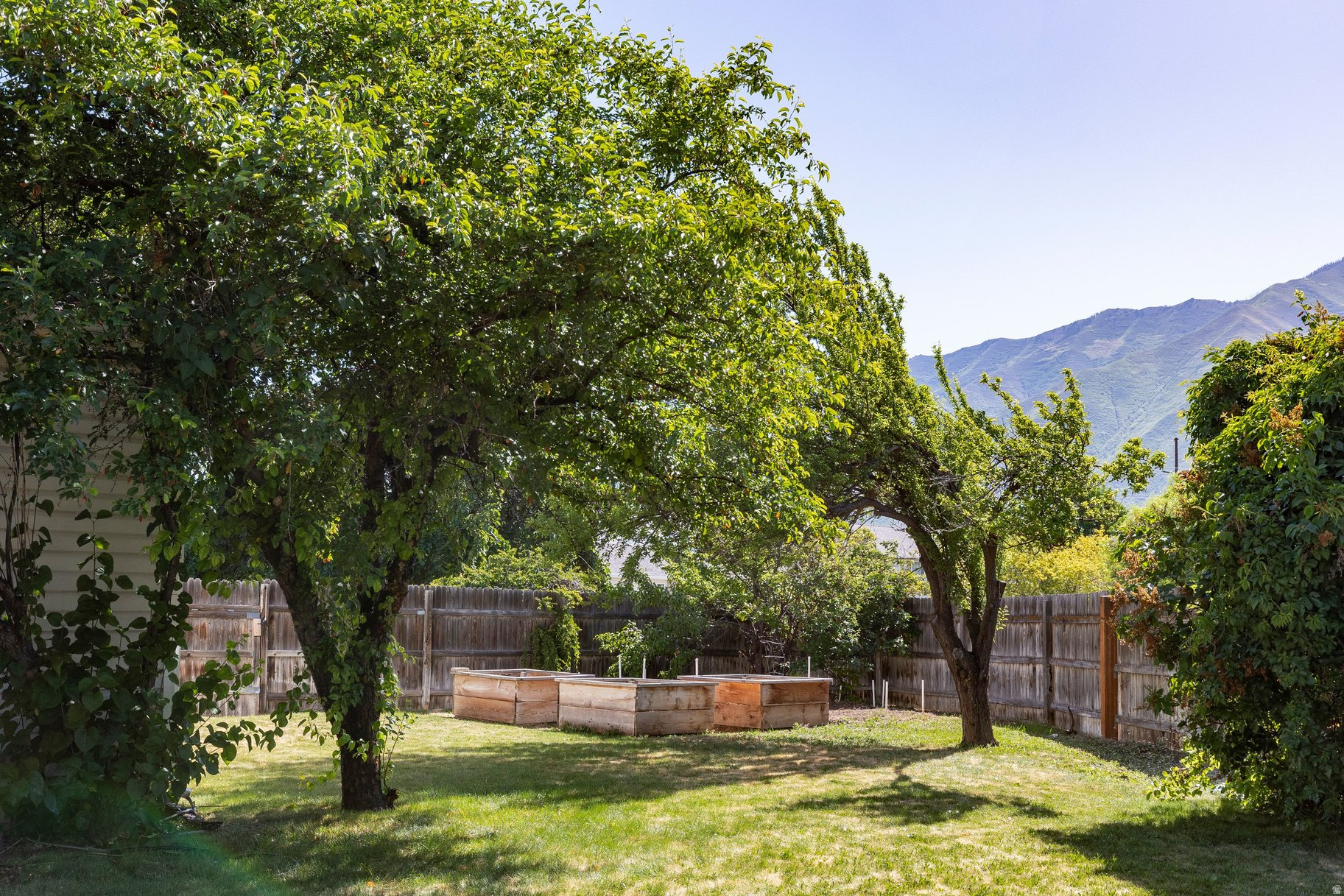 RED PINE ESTATES - Residential