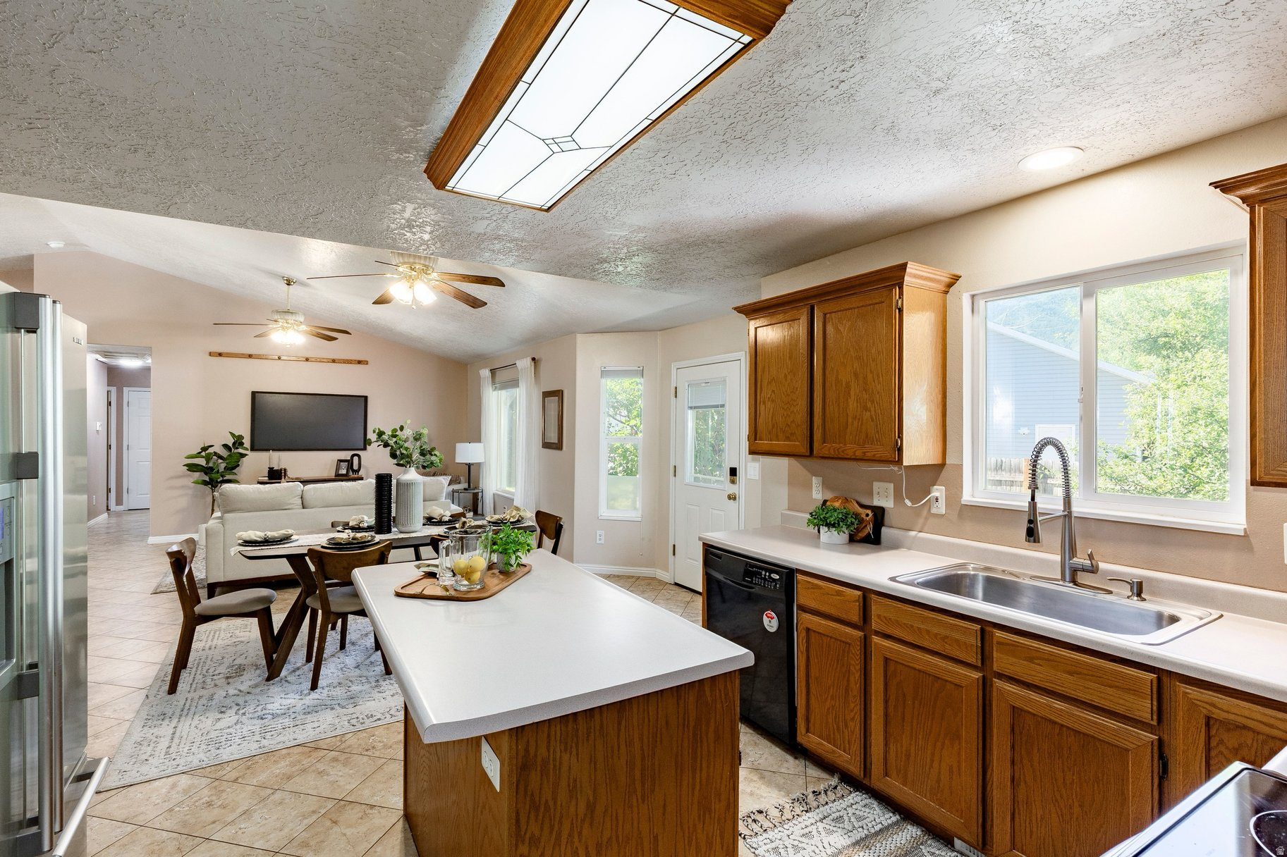 RED PINE ESTATES - Residential