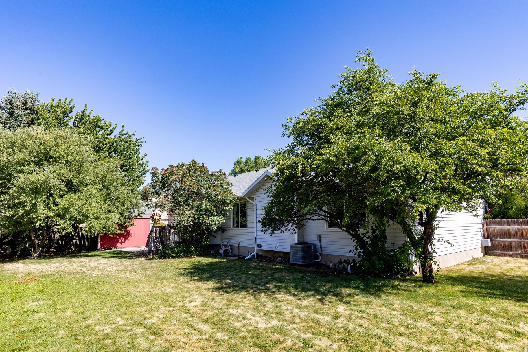 RED PINE ESTATES - Residential