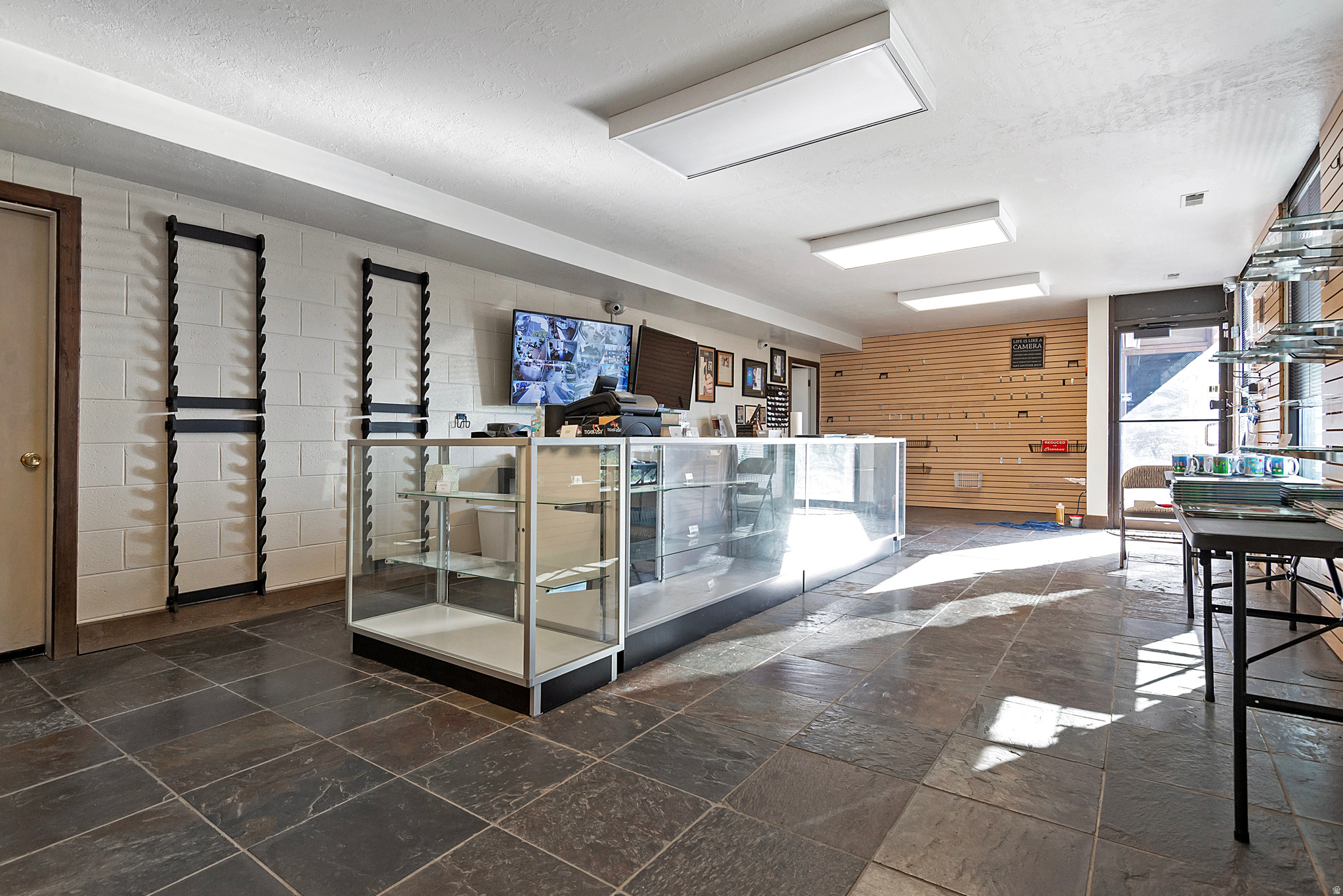 PARK - Commercial Sale