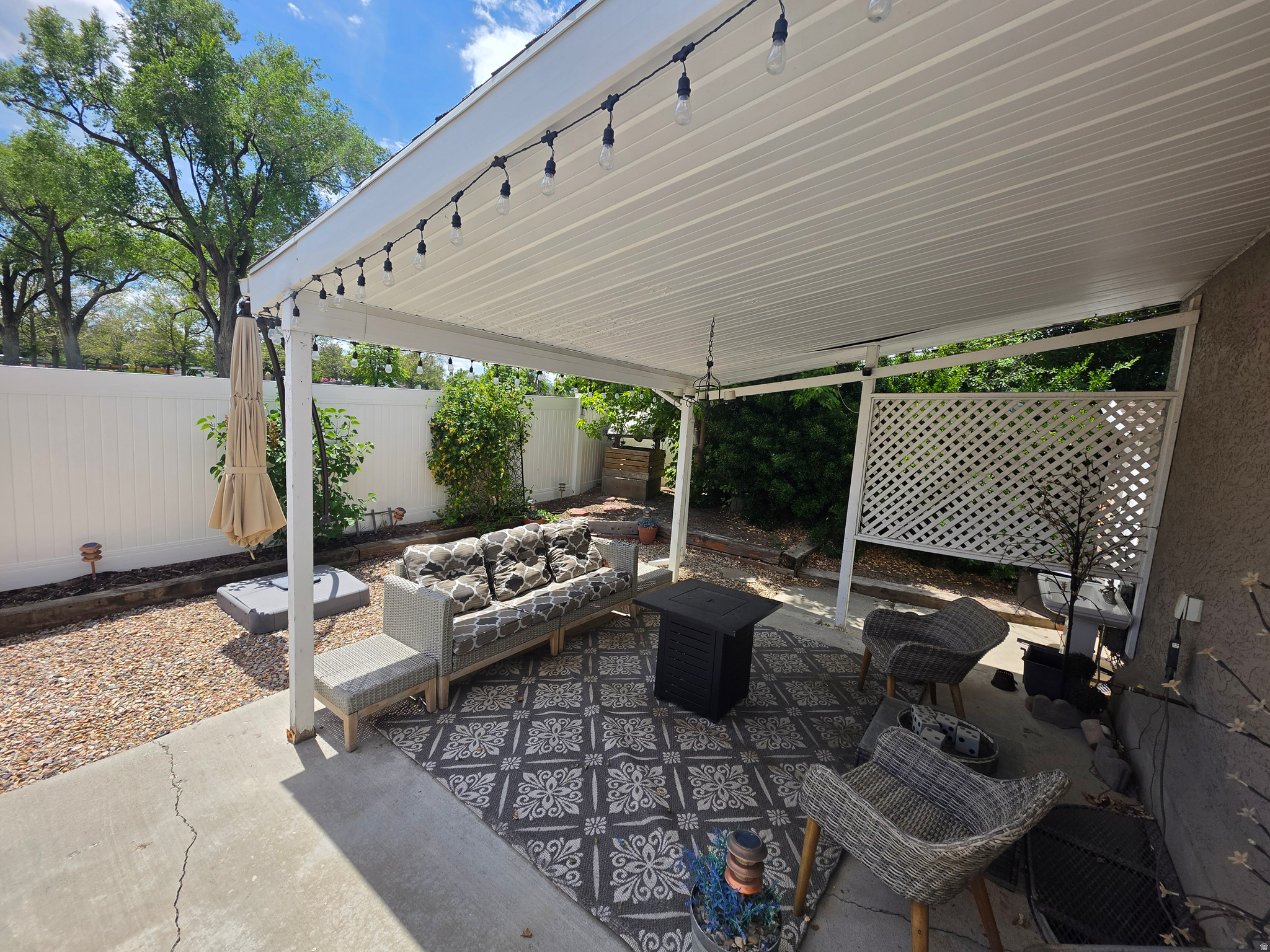 MEADOWS - Residential