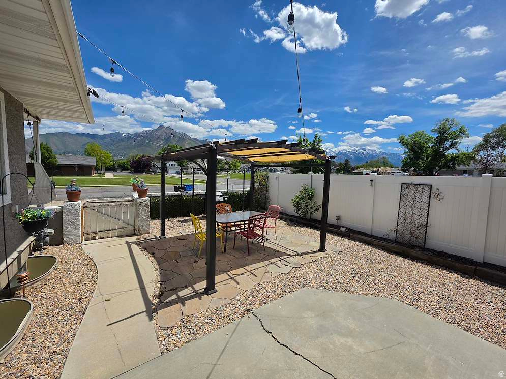 MEADOWS - Residential