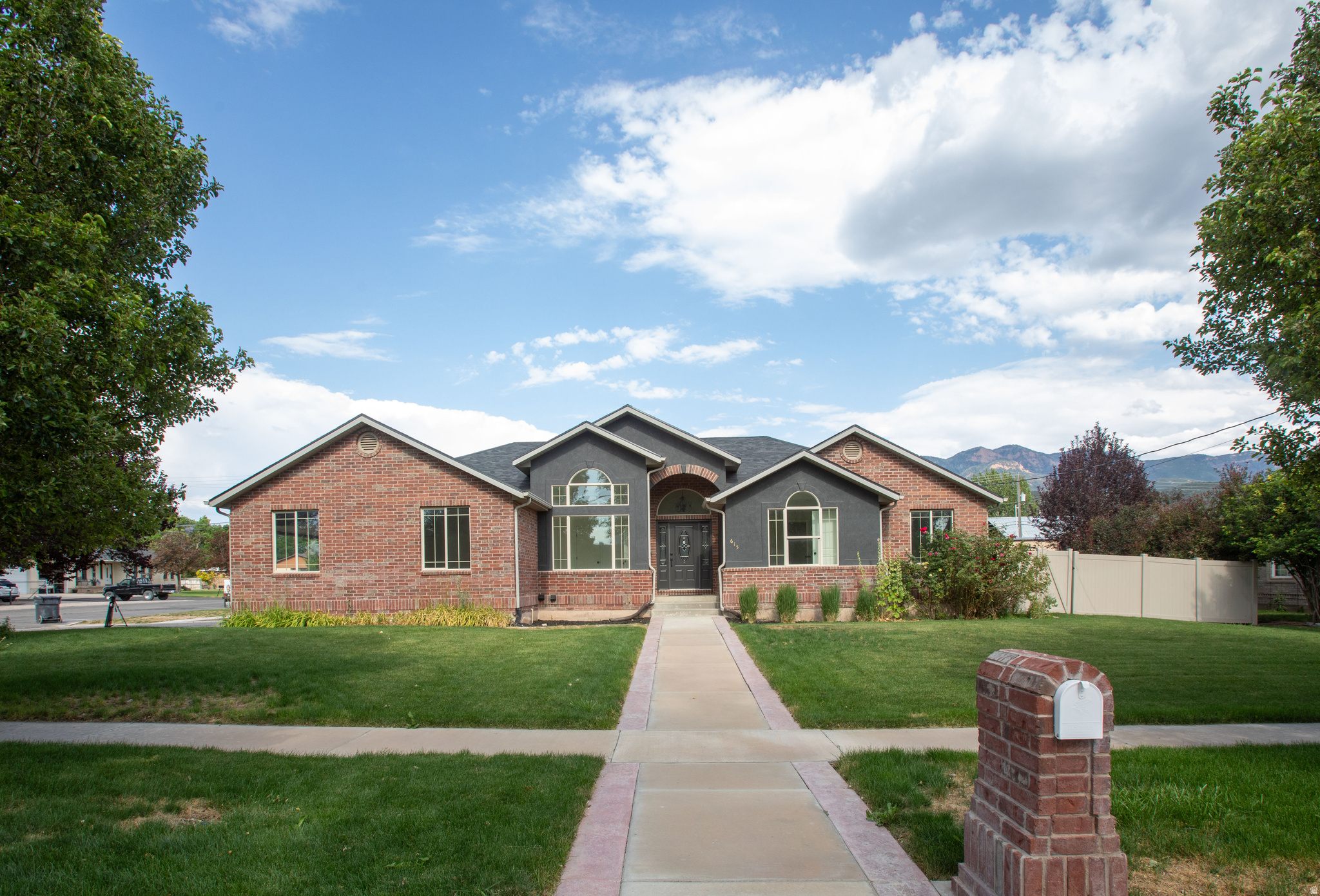 Beautiful 4000 sqft rambler completely remodeled. Main floor kitchen has a huge island and tons of counter space. All new paint and  flooring, everything is new right down to the light switches and outlets. The basement boasts a very large family room and a full one bedroom  basement apartment with its own entrance.