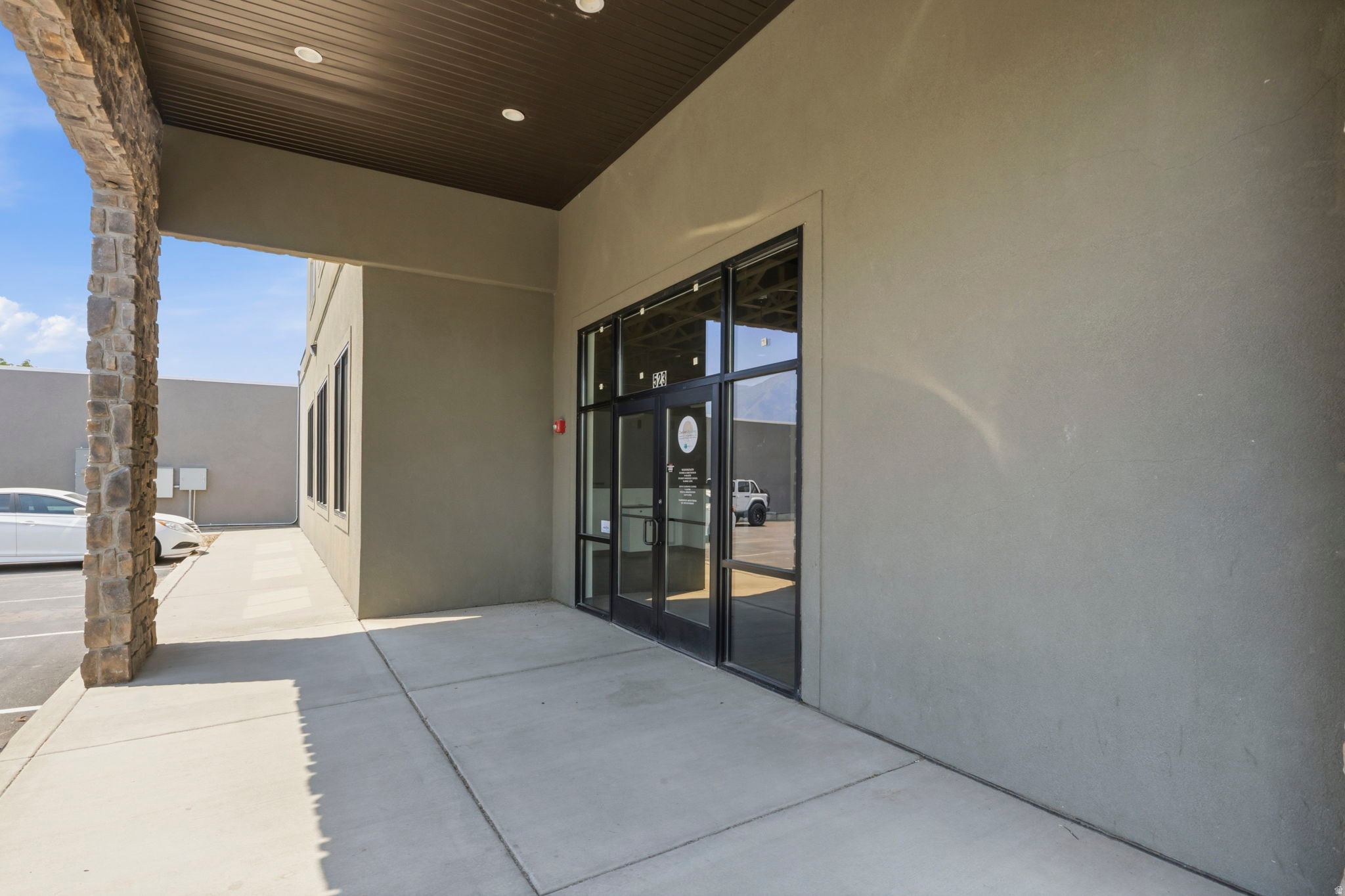SOUTH VALLEY PLAZA - Commercial Sale