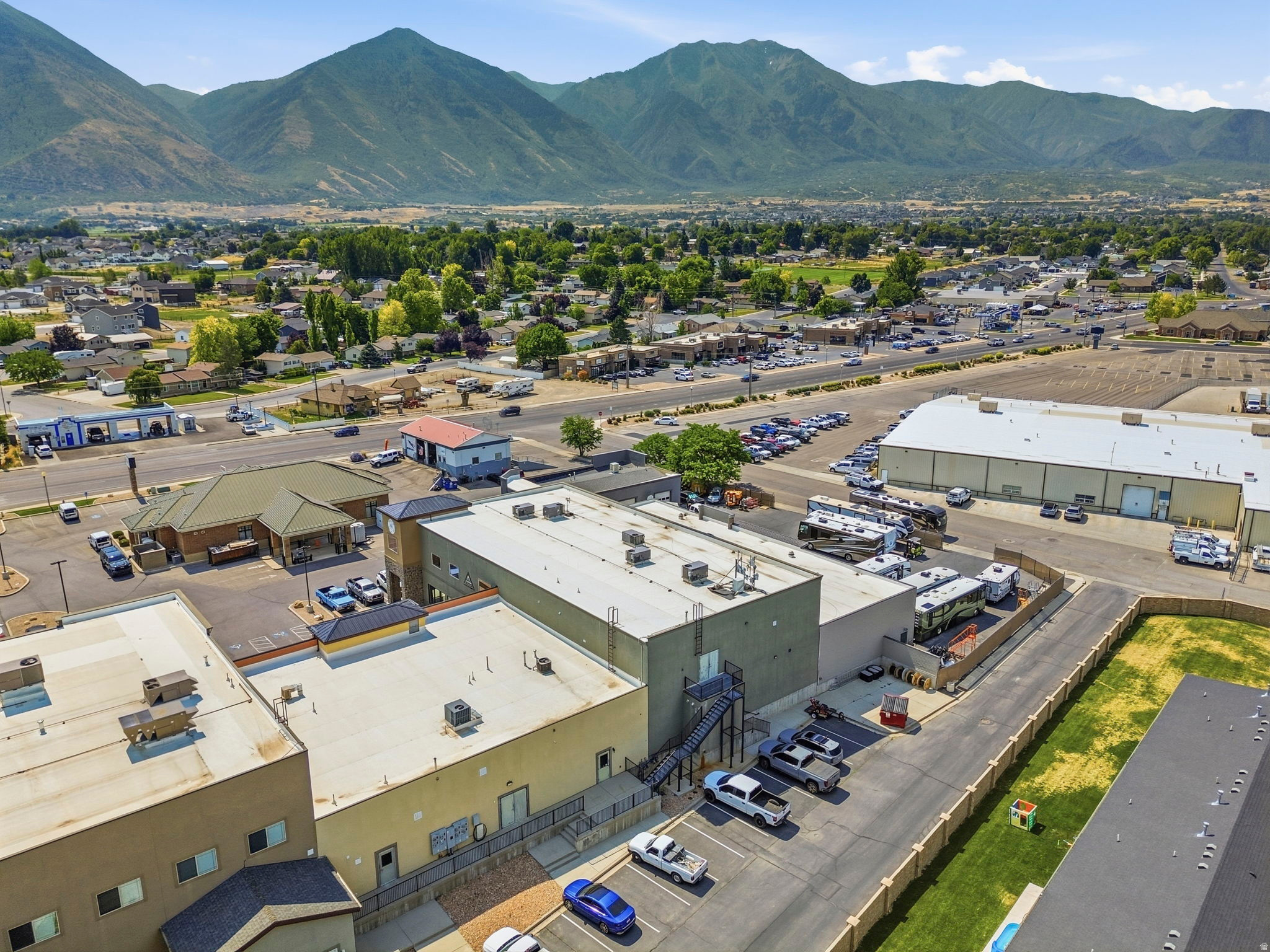 SOUTH VALLEY PLAZA - Commercial Sale
